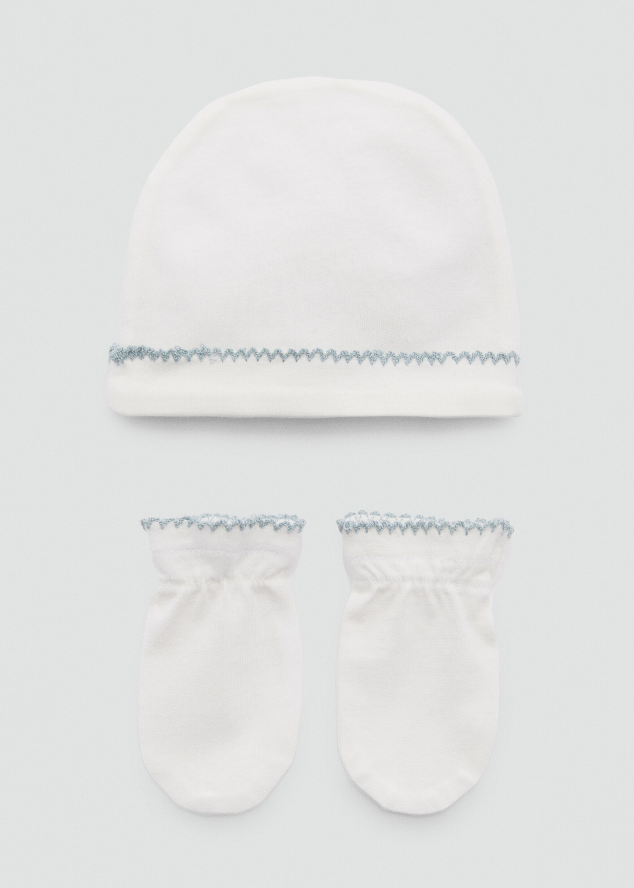 Embroidered cotton hat - Article without model, White. Ref: 67076748-00.