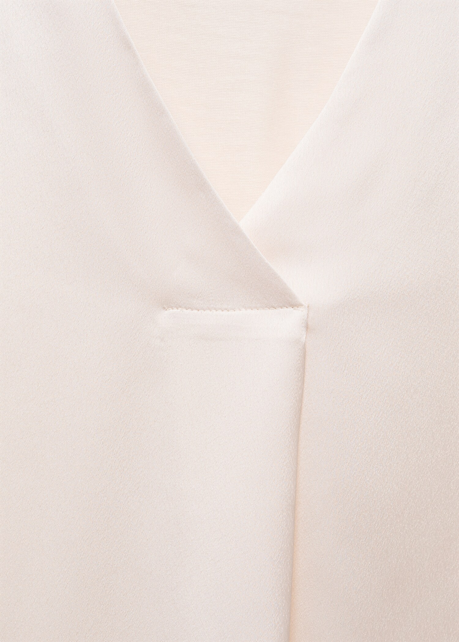 Satijnen T-shirt met V-hals - Detail van het artikel 8