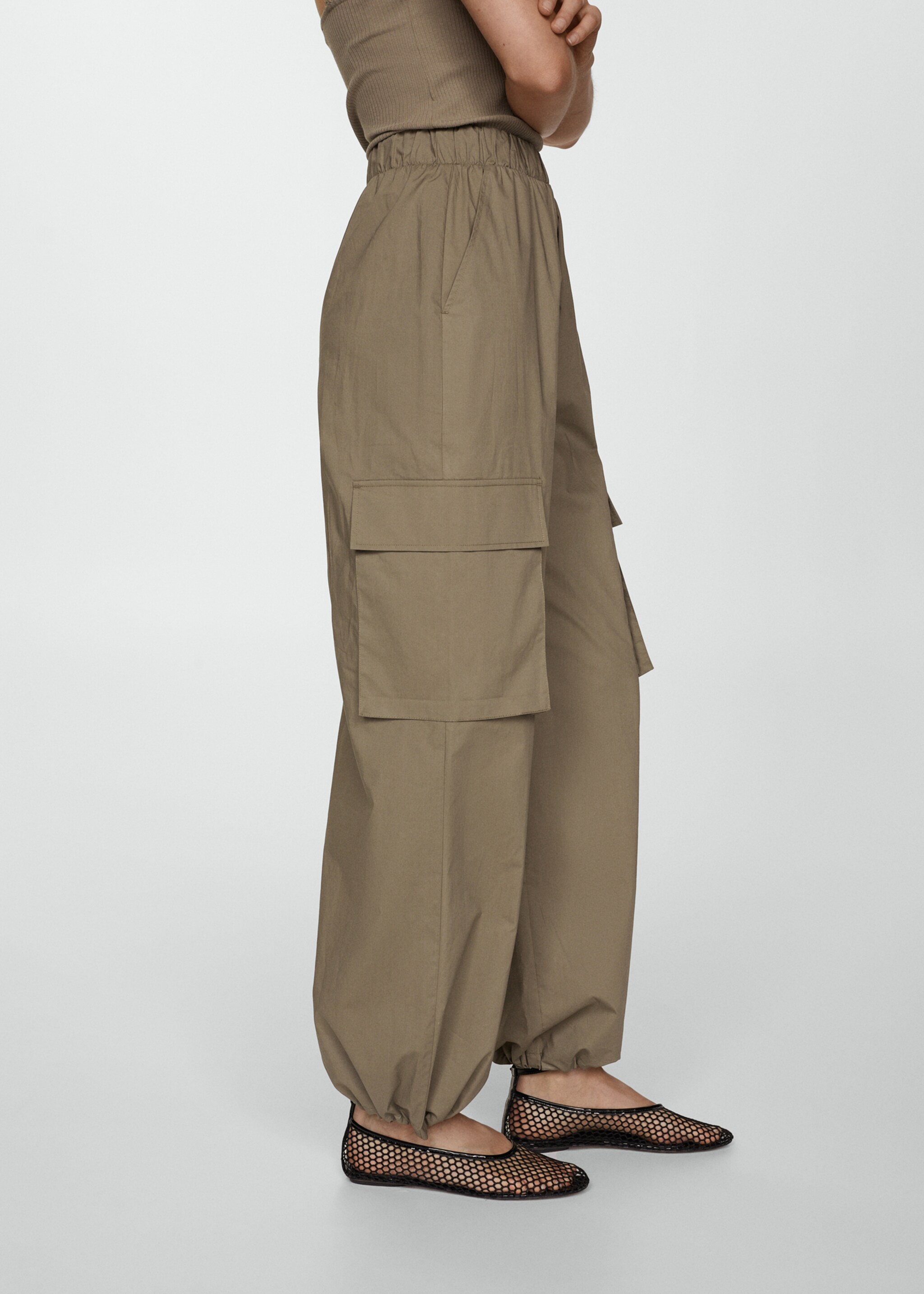 Fallschirm-Jumpsuit mit Trägern - Detail des Artikels 6