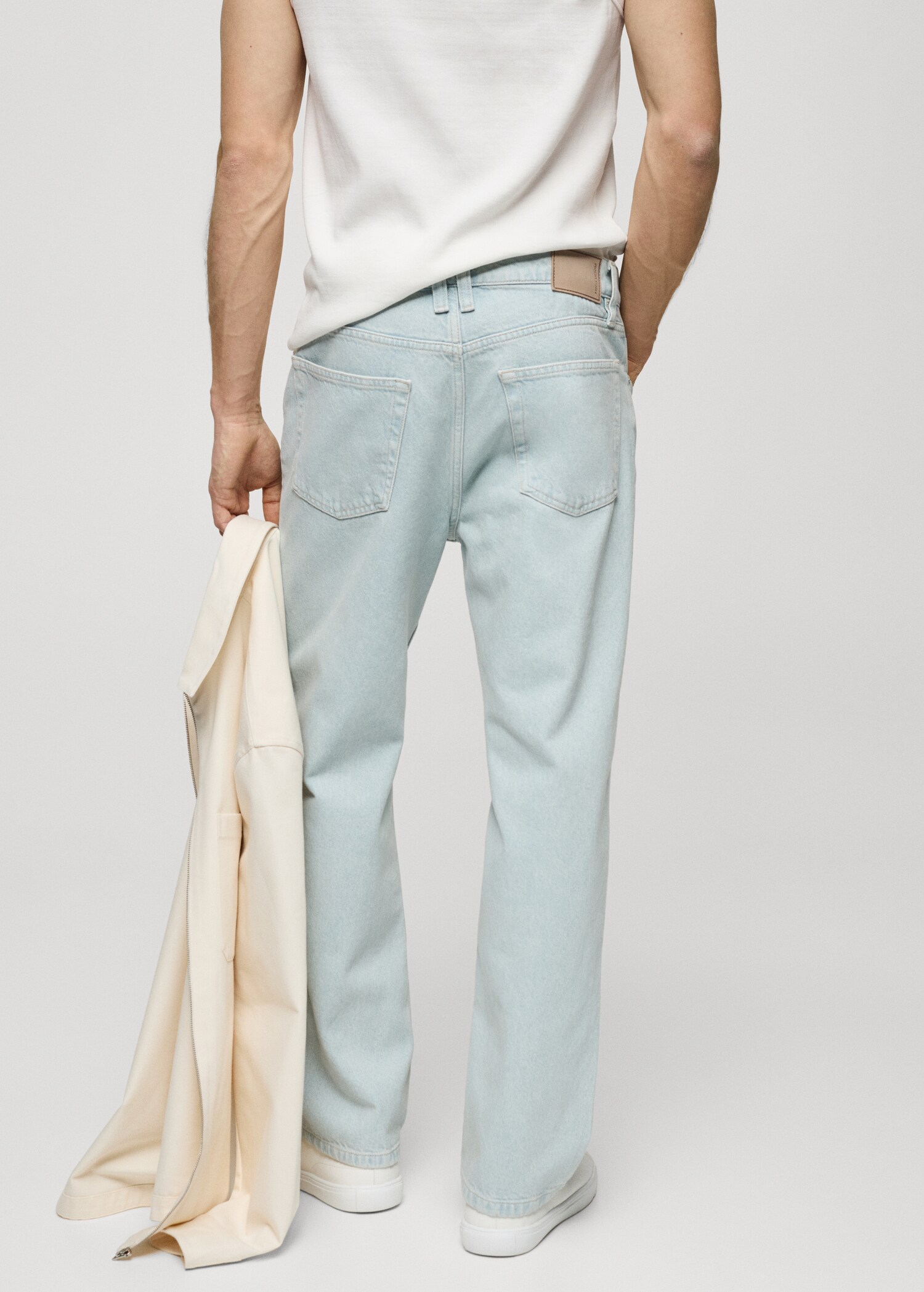 Relaxed-Fit-Jeans mit Washed-Effekt - Rückseite des Artikels