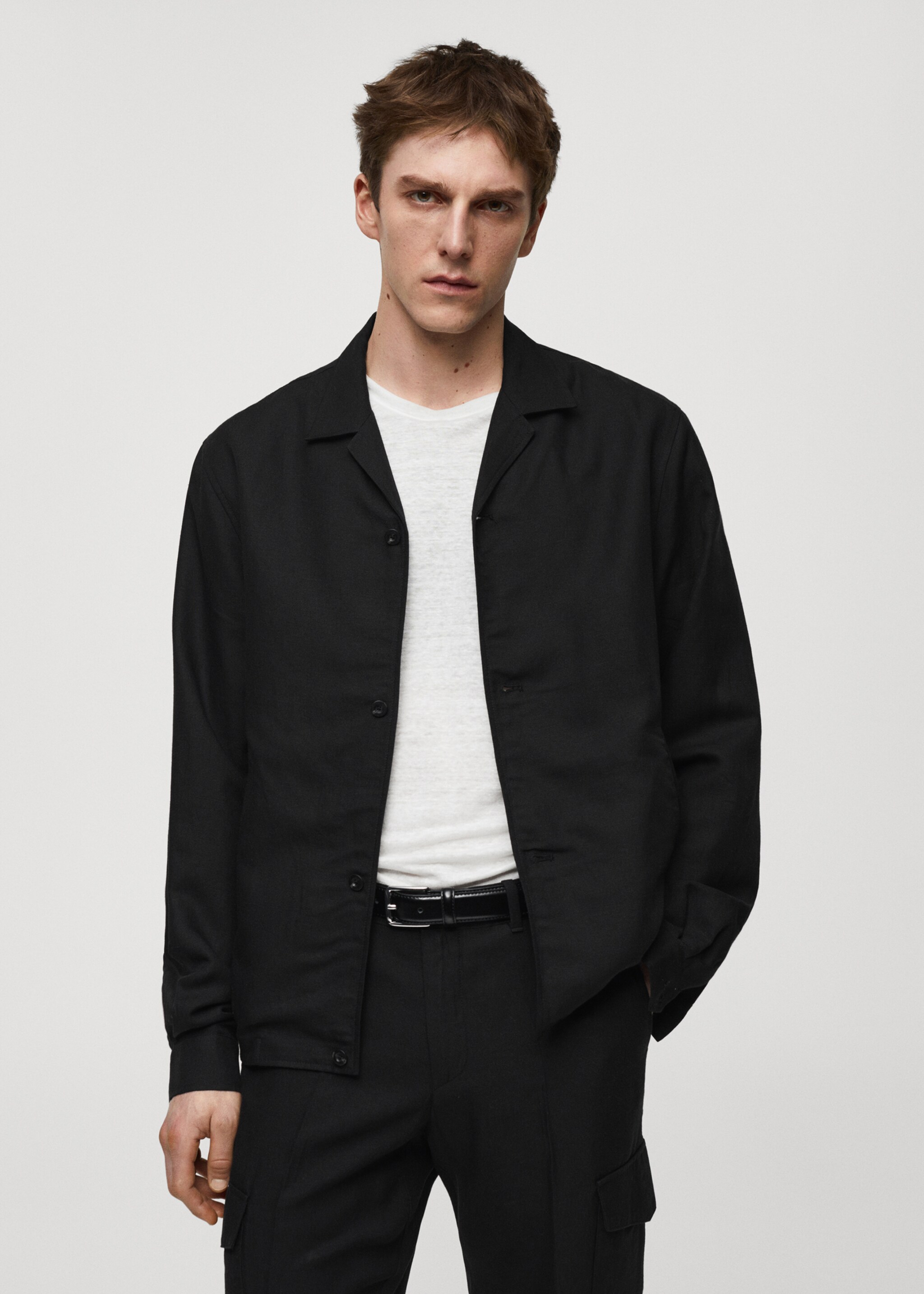 Sobrecamisa slim fit com mistura de linho - Plano médio