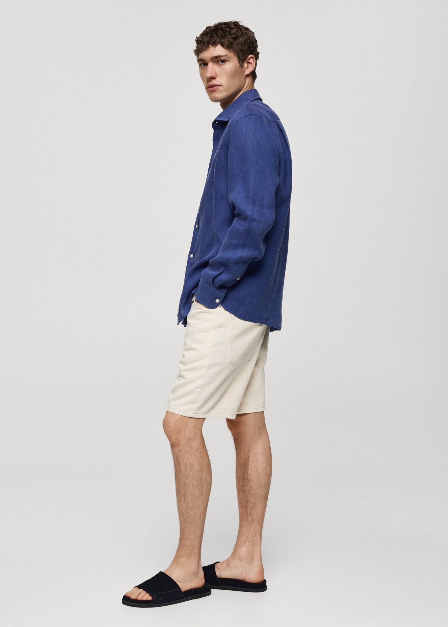 Classic fit 100% linen shirt - Details of the article 2