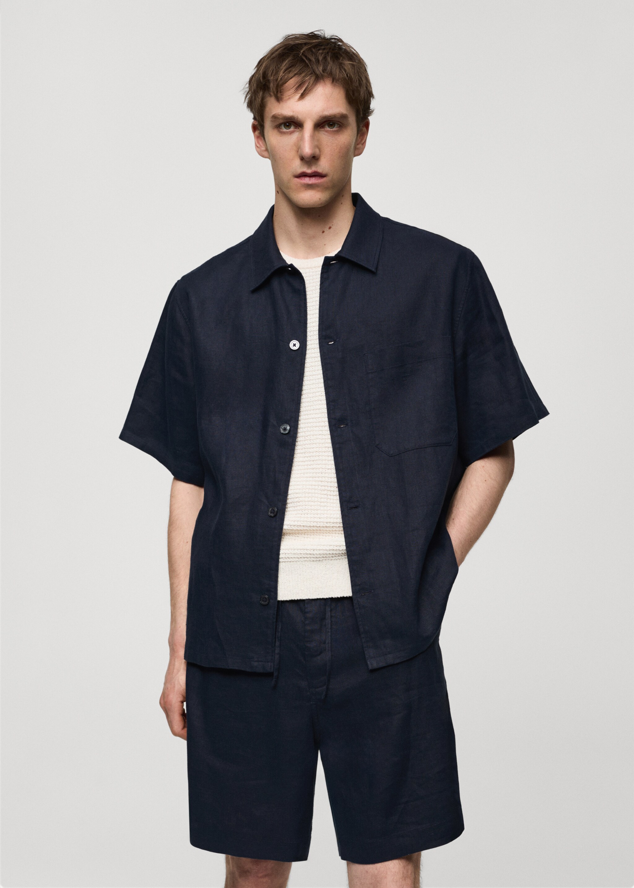 Regular-fit 100% linen shirt with pocket - Medium plane, Dark Navy. Ref: 67077688-00.
