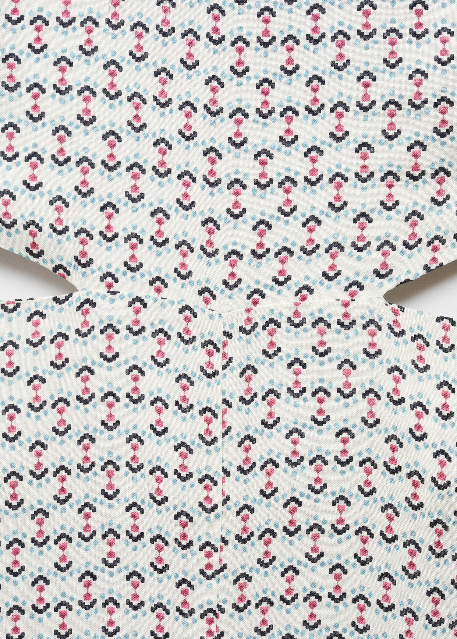 Printed jumpsuit with openings - Details of the article 8