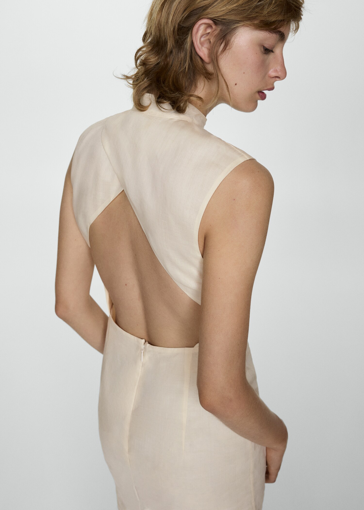 Ramie-Kleid mit offenem Rücken - Detail des Artikels 6