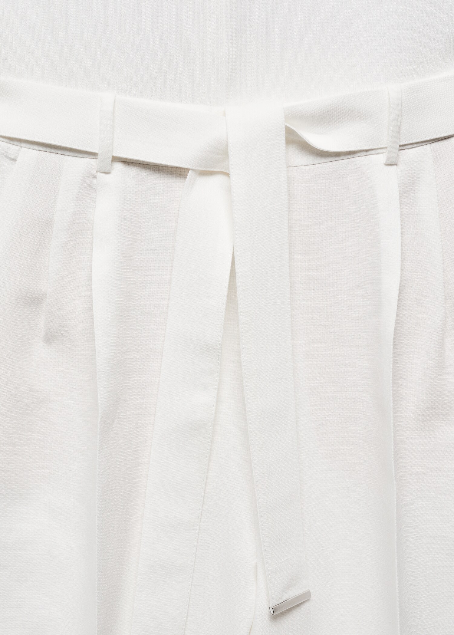Leinen-Jumpsuit mit Kontrast-Oberteil - Detail des Artikels 8