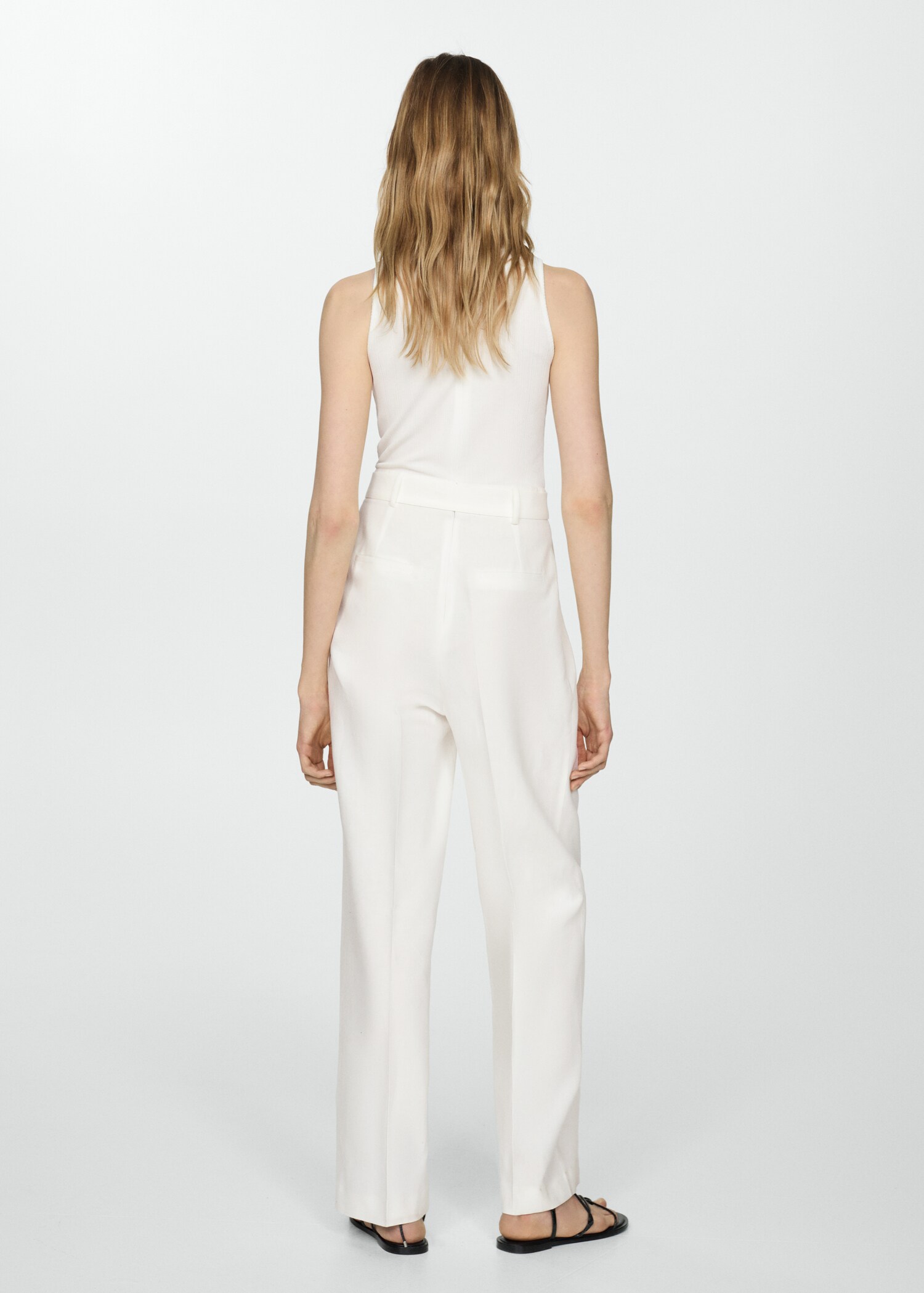 Leinen-Jumpsuit mit Kontrast-Oberteil - Rückseite des Artikels