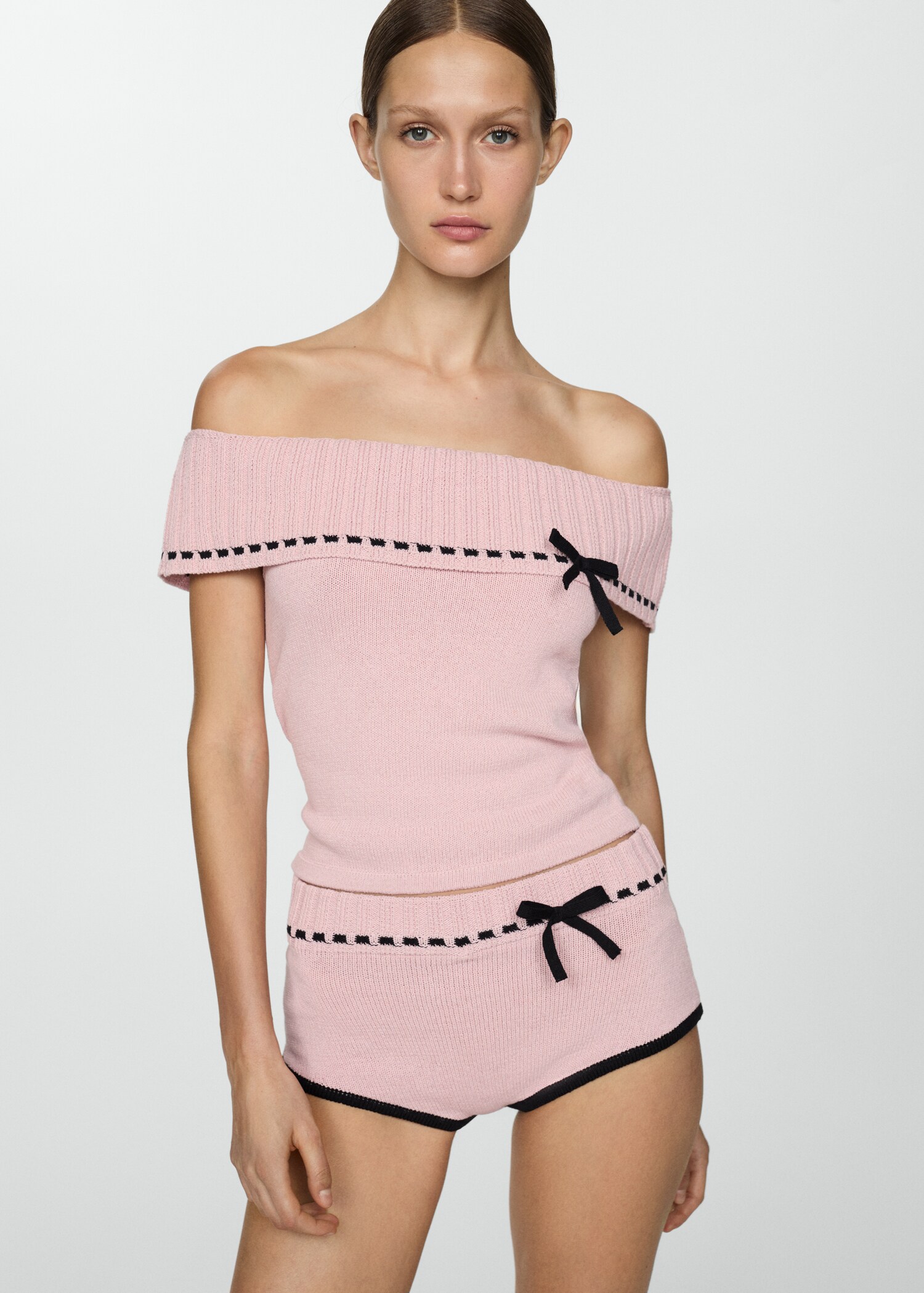 Contrast shorts with bow detail - Details of the article 1