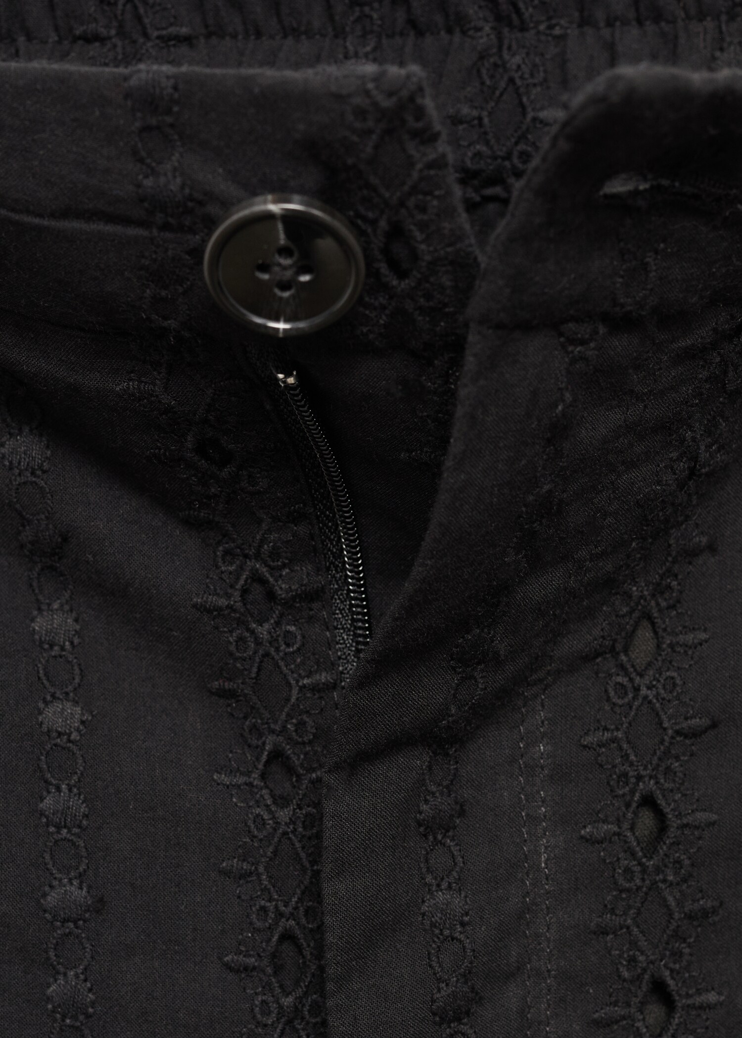 Embroidered cargo trousers - Details of the article 0