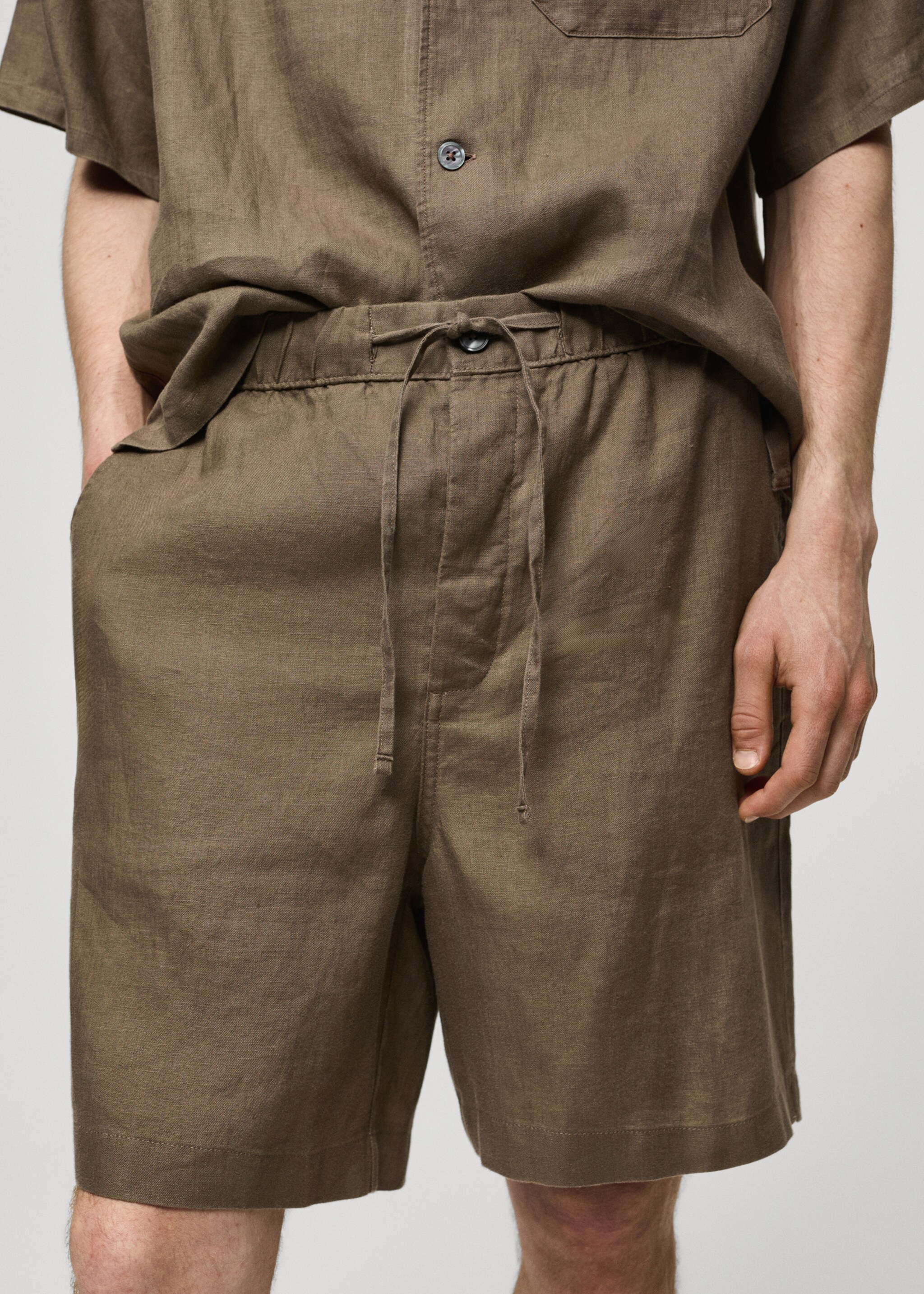 100% linen bermuda shorts with drawstring - Details of the article 1