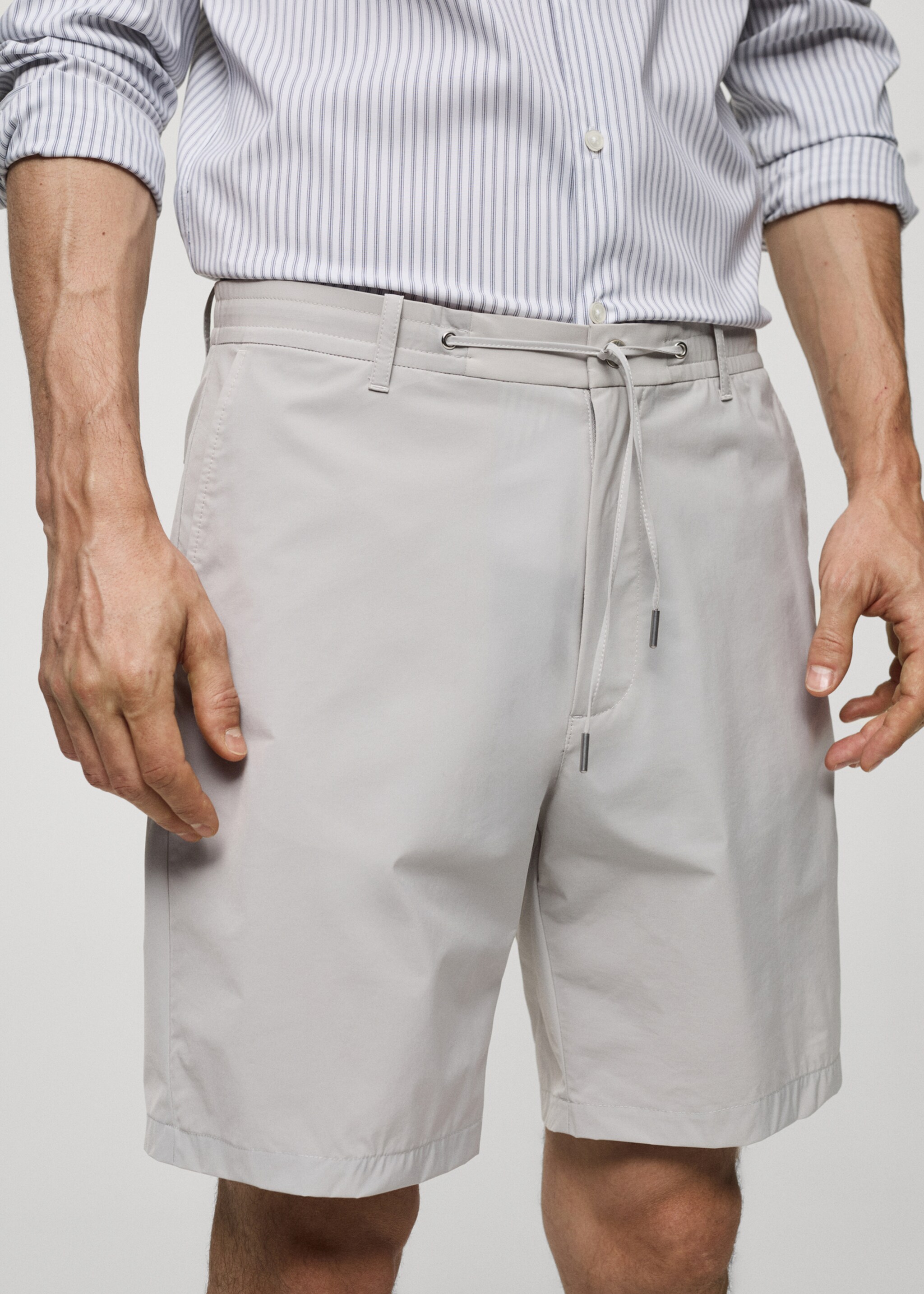Regular-fit bermuda shorts with drawstring - Details of the article 1