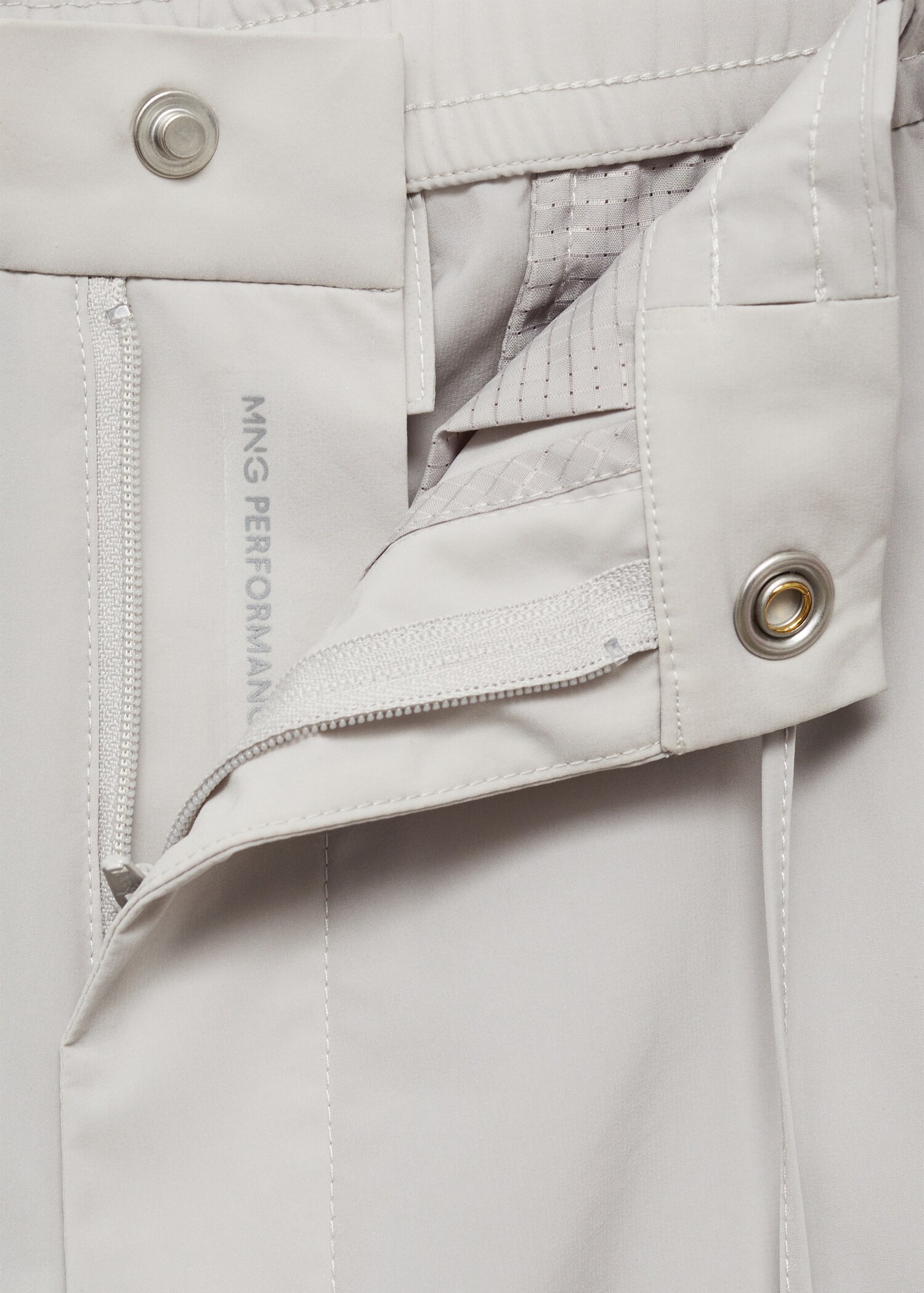 Regular-fit bermuda shorts with drawstring - Details of the article 8