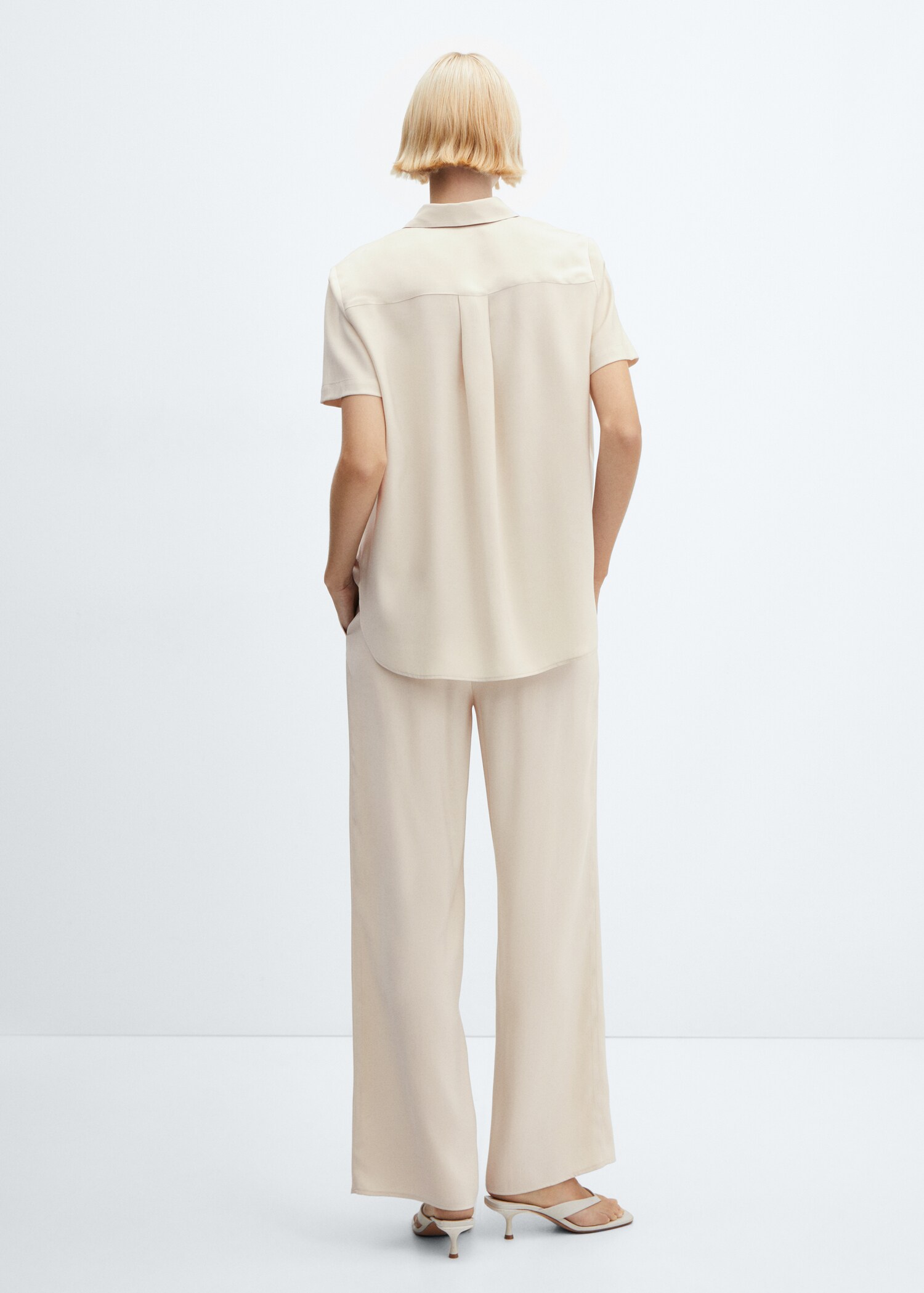 Wideleg trousers with elastic waist - Reverse of the article