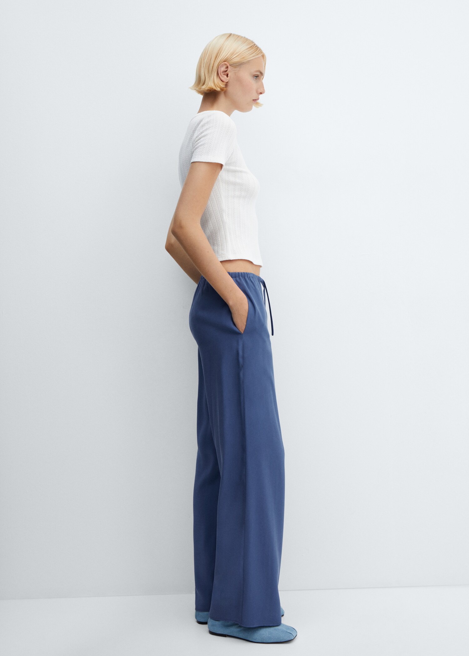 Wideleg trousers with elastic waist - Details of the article 2