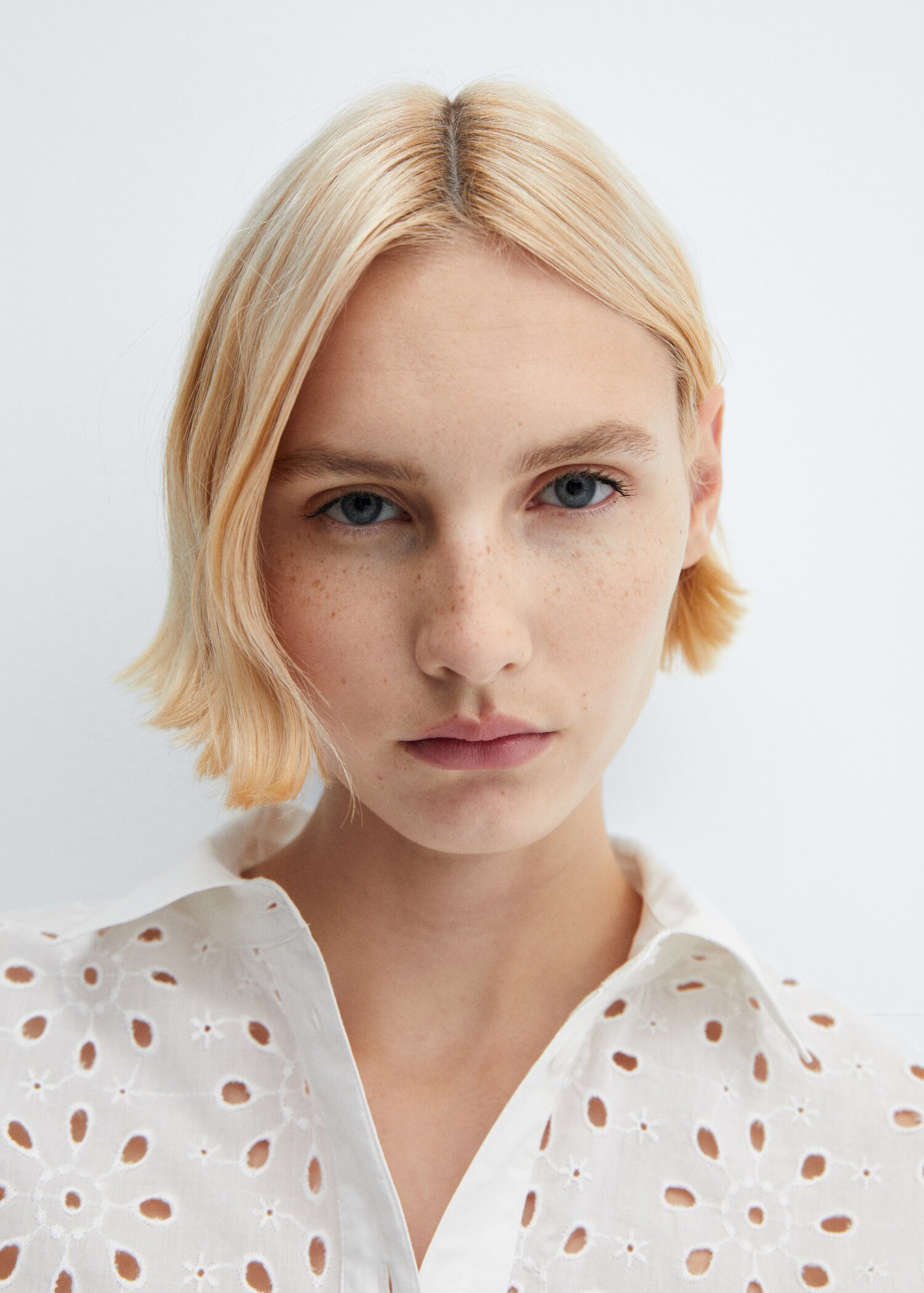 Embroidered cotton shirt - Details of the article 1