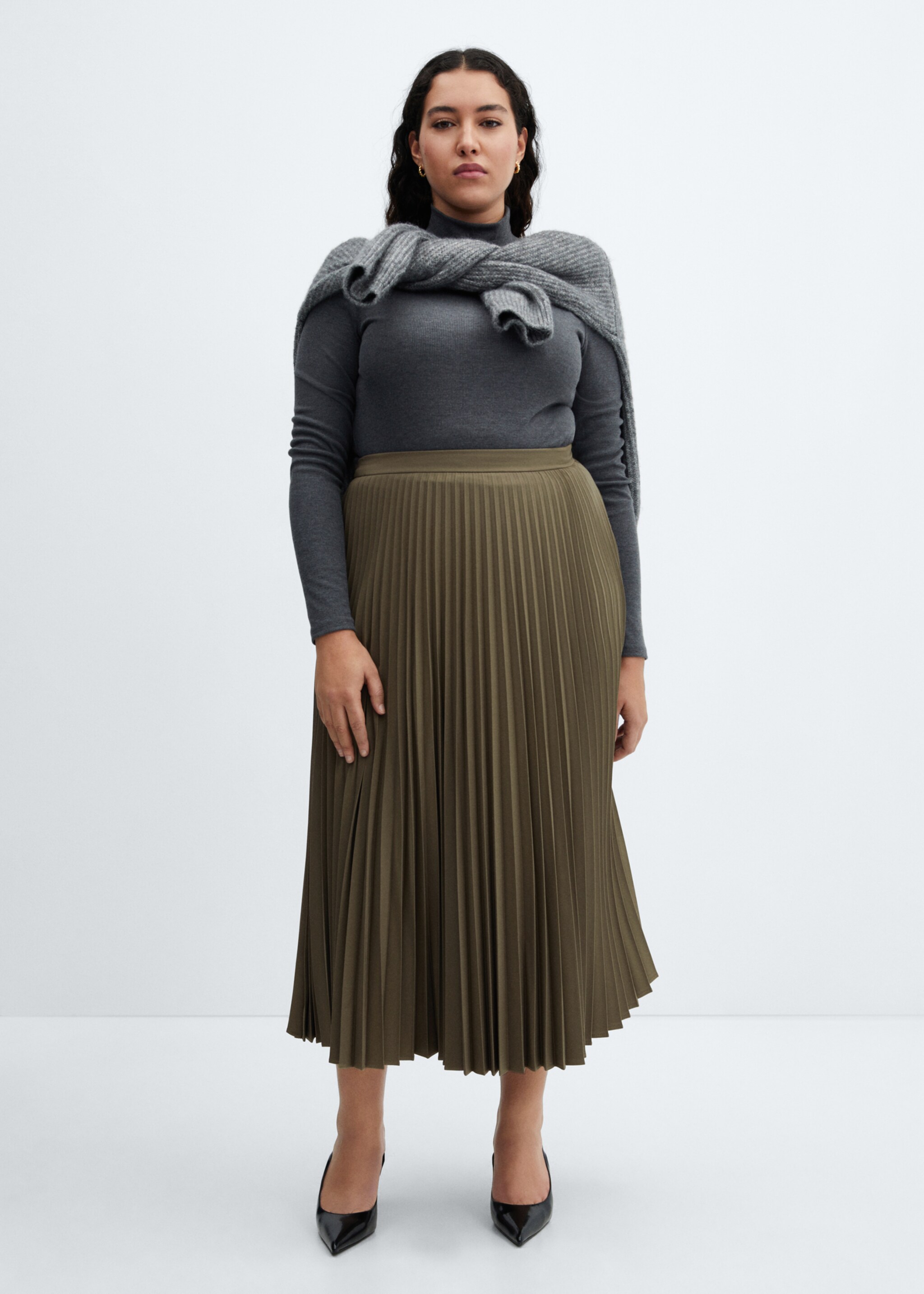 Pleated long skirt - Details of the article 3