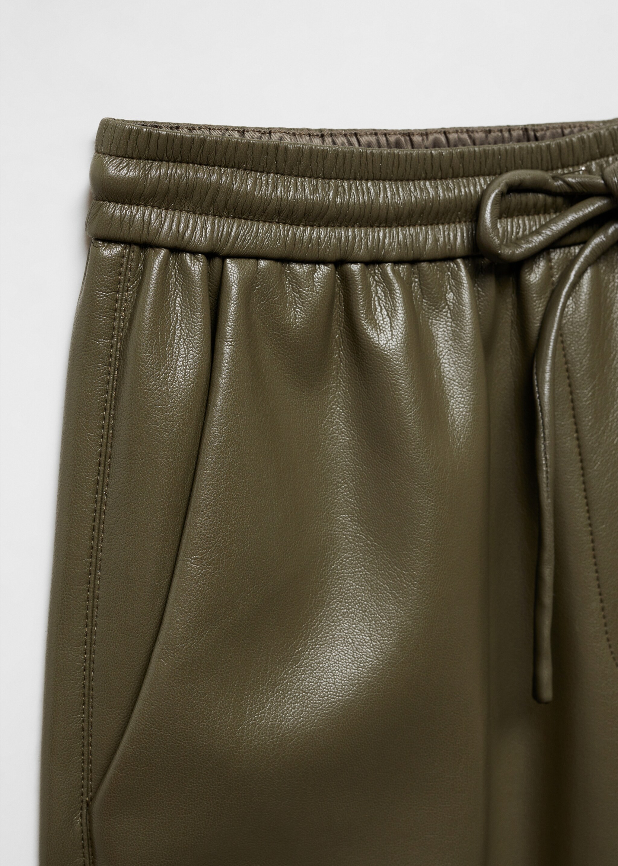 Leather-effect elastic waist trousers - Details of the article 8