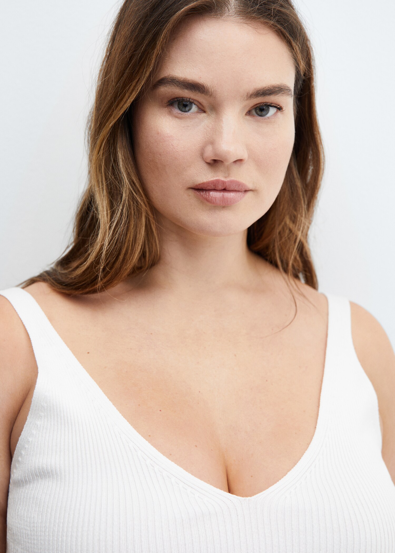 V-neck knitted top - Details of the article 4