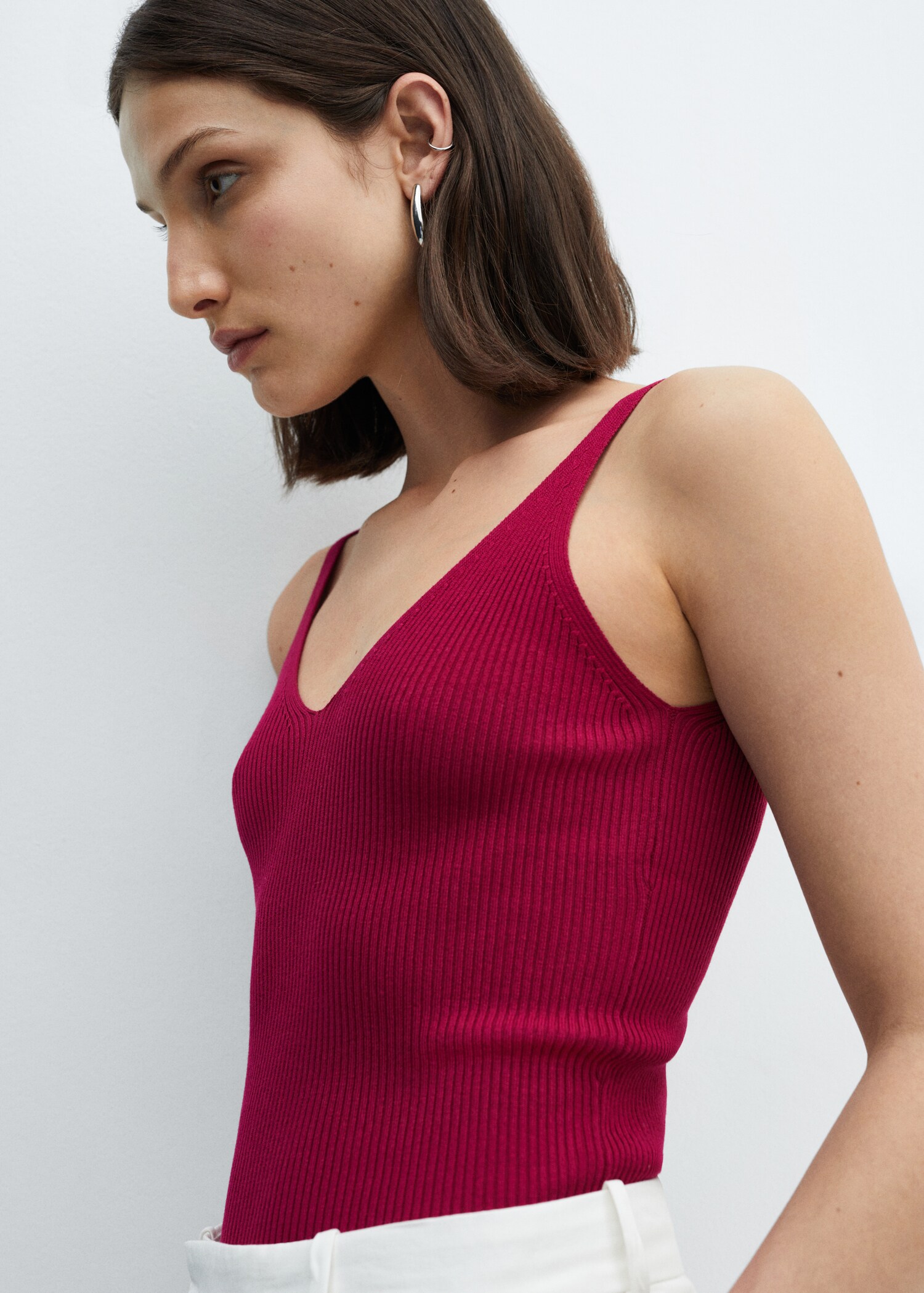 V-neck knitted top - Details of the article 1