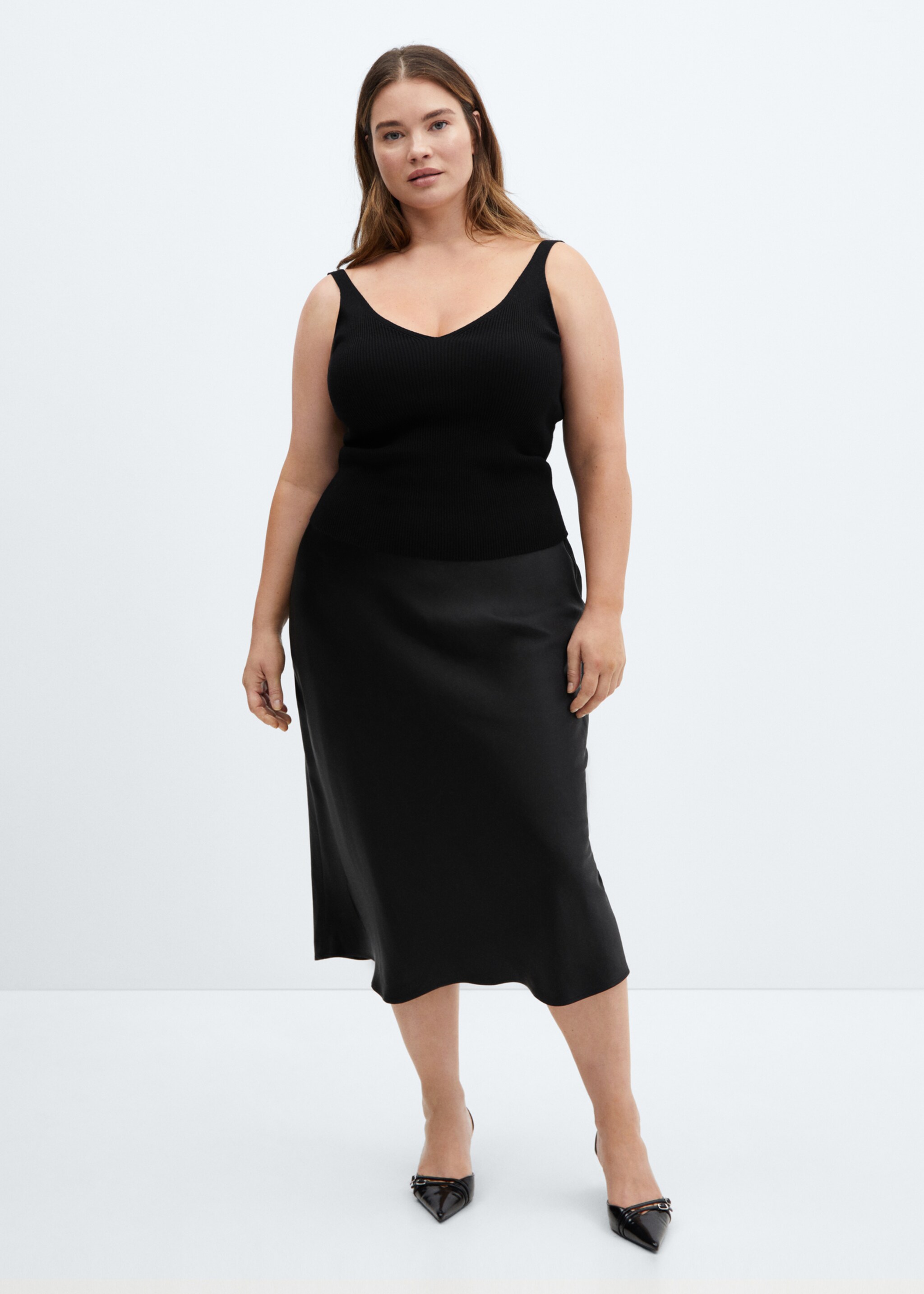 Strick-Top mit V-Ausschnitt - Detail des Artikels 3, Schwarz. Ref: 67080466-00.