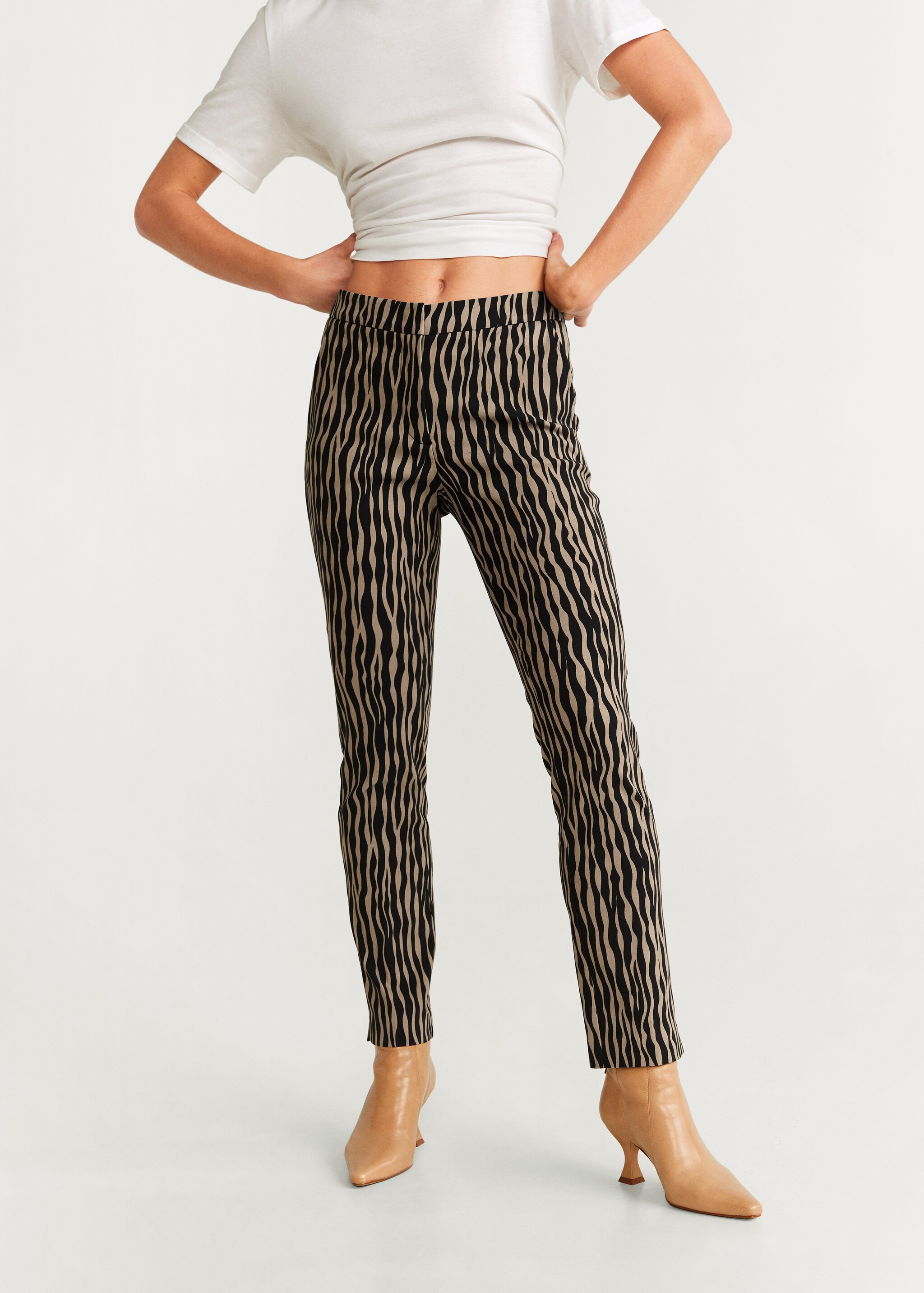 Pantalón skinny crop - Plano medio