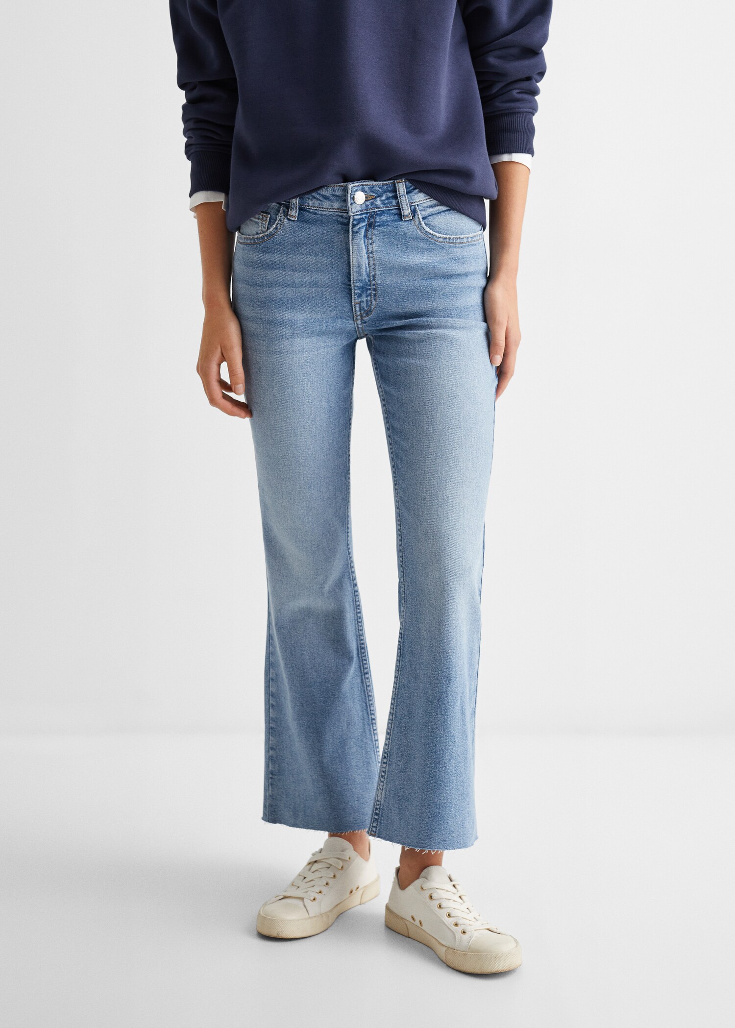 Crop flared jeans - Details of the article 6