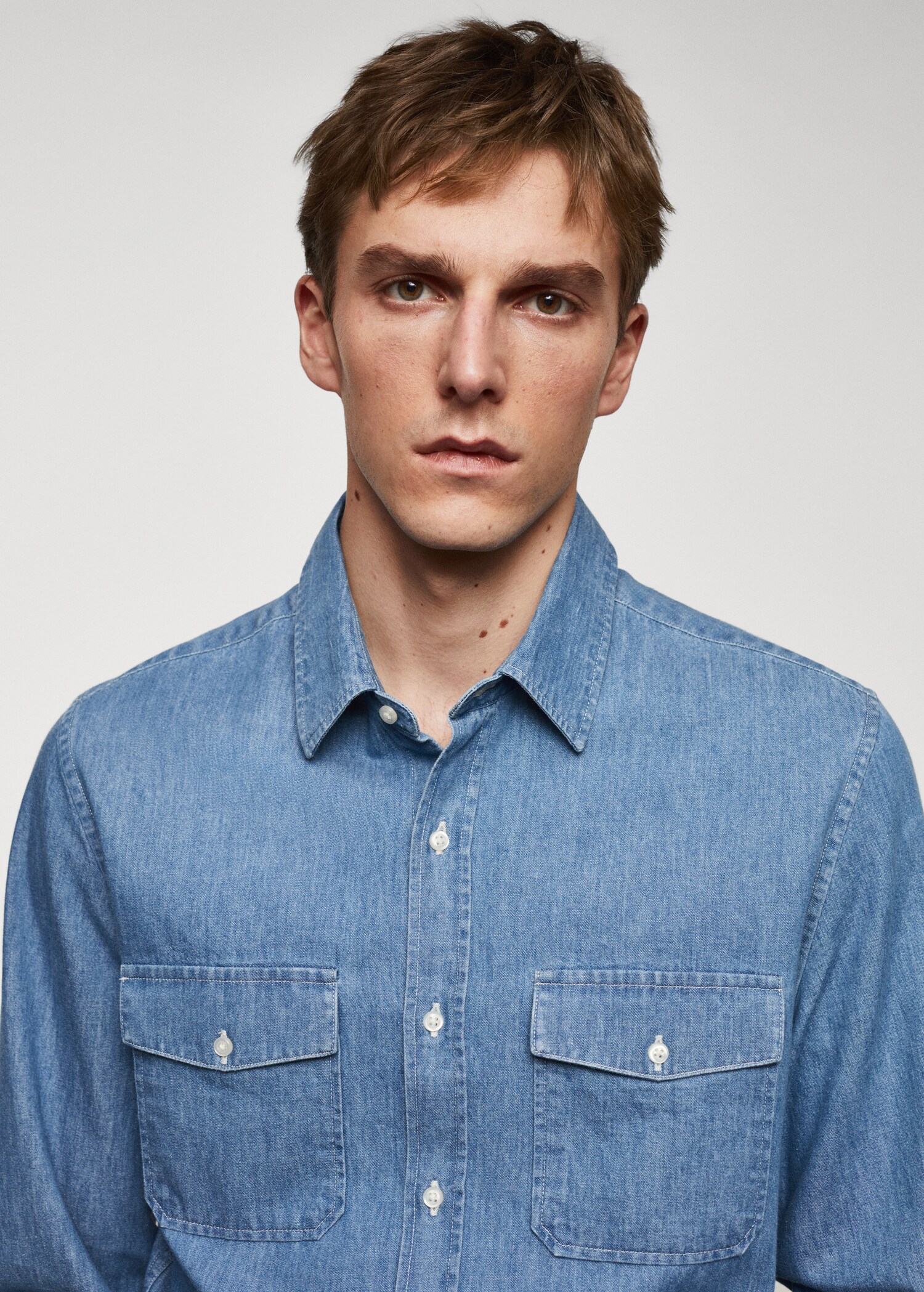 Denim overshirt with pockets - Details of the article 1