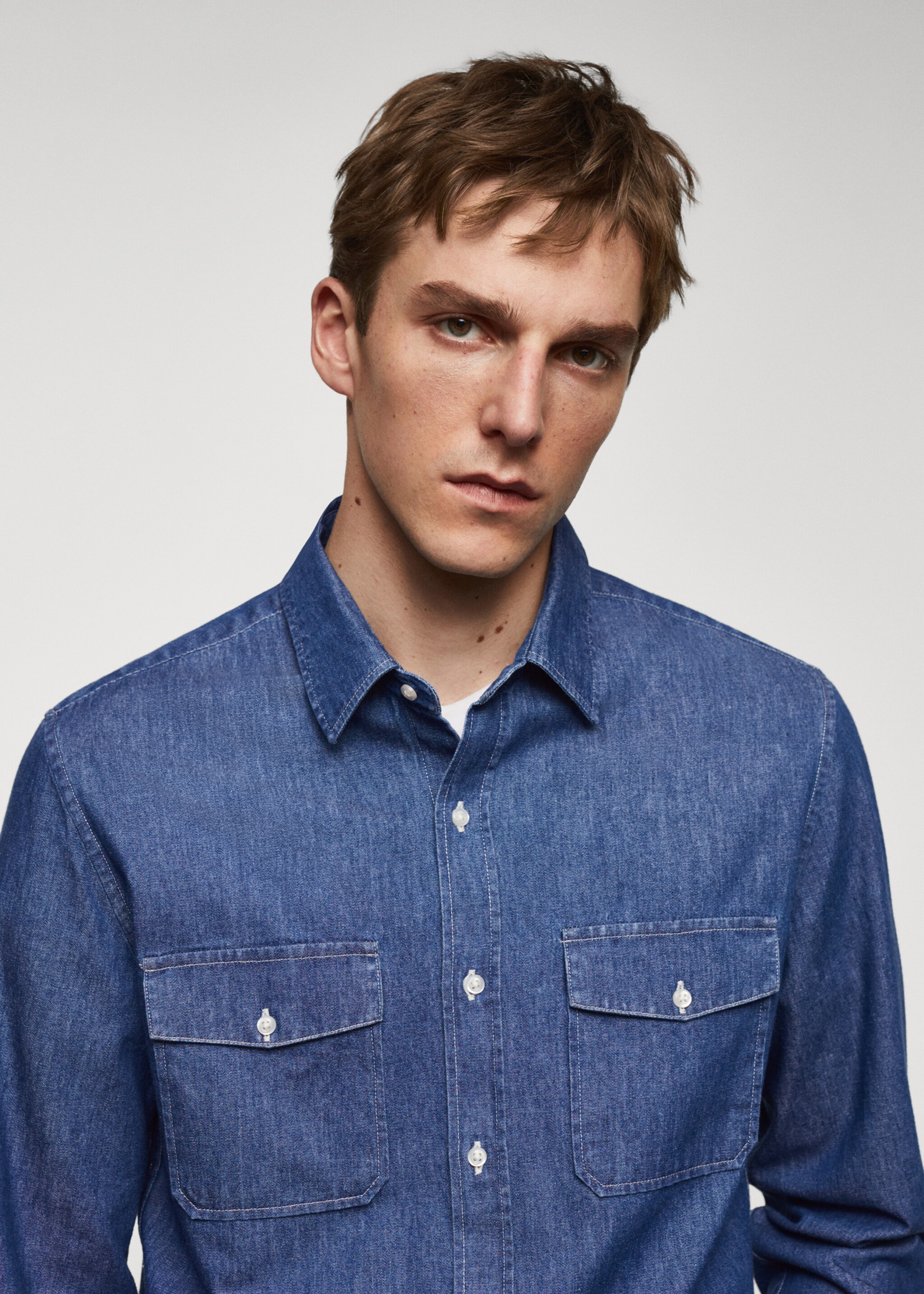Denim overshirt with pockets - Details of the article 1