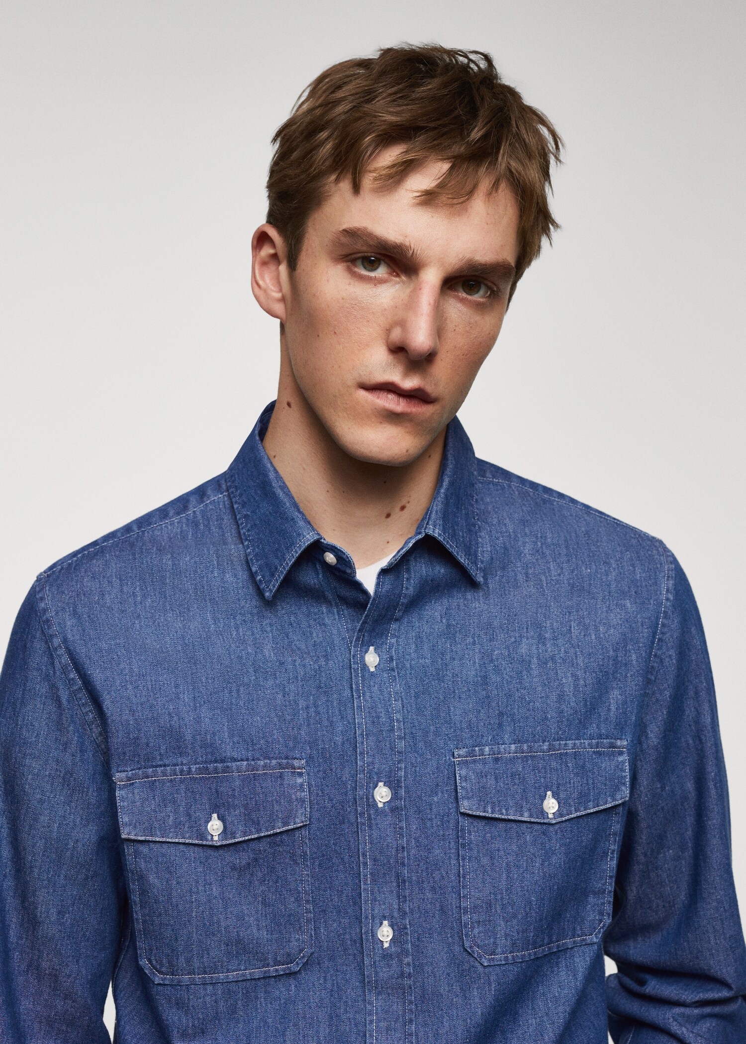 Denim overshirt with pockets - Details of the article 1