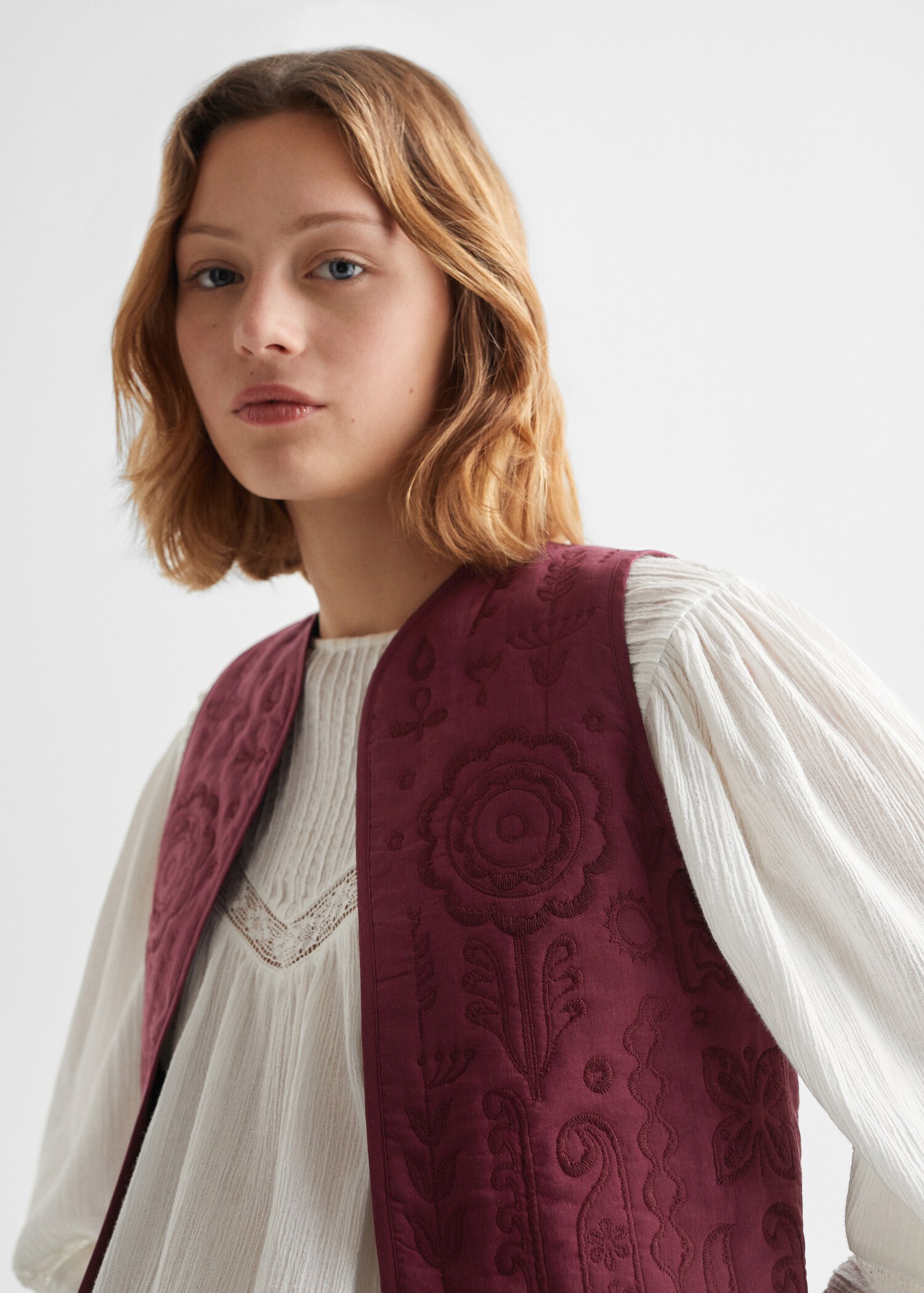 Embroidered gilet - Details of the article 1