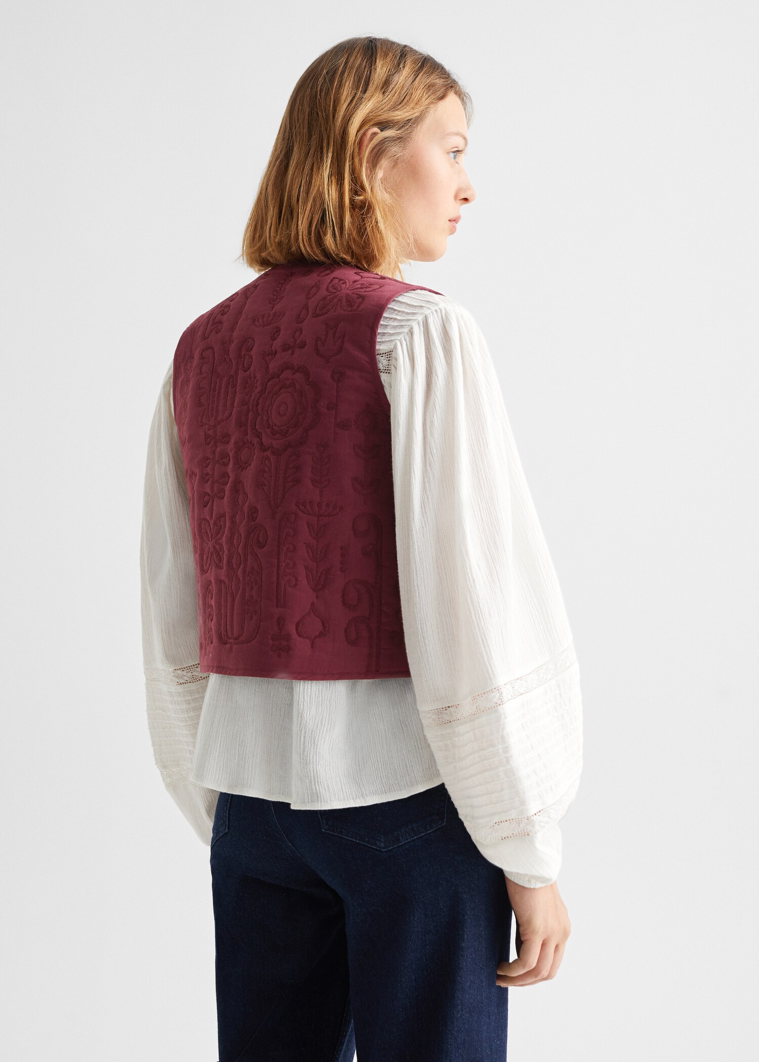 Embroidered gilet - Reverse of the article