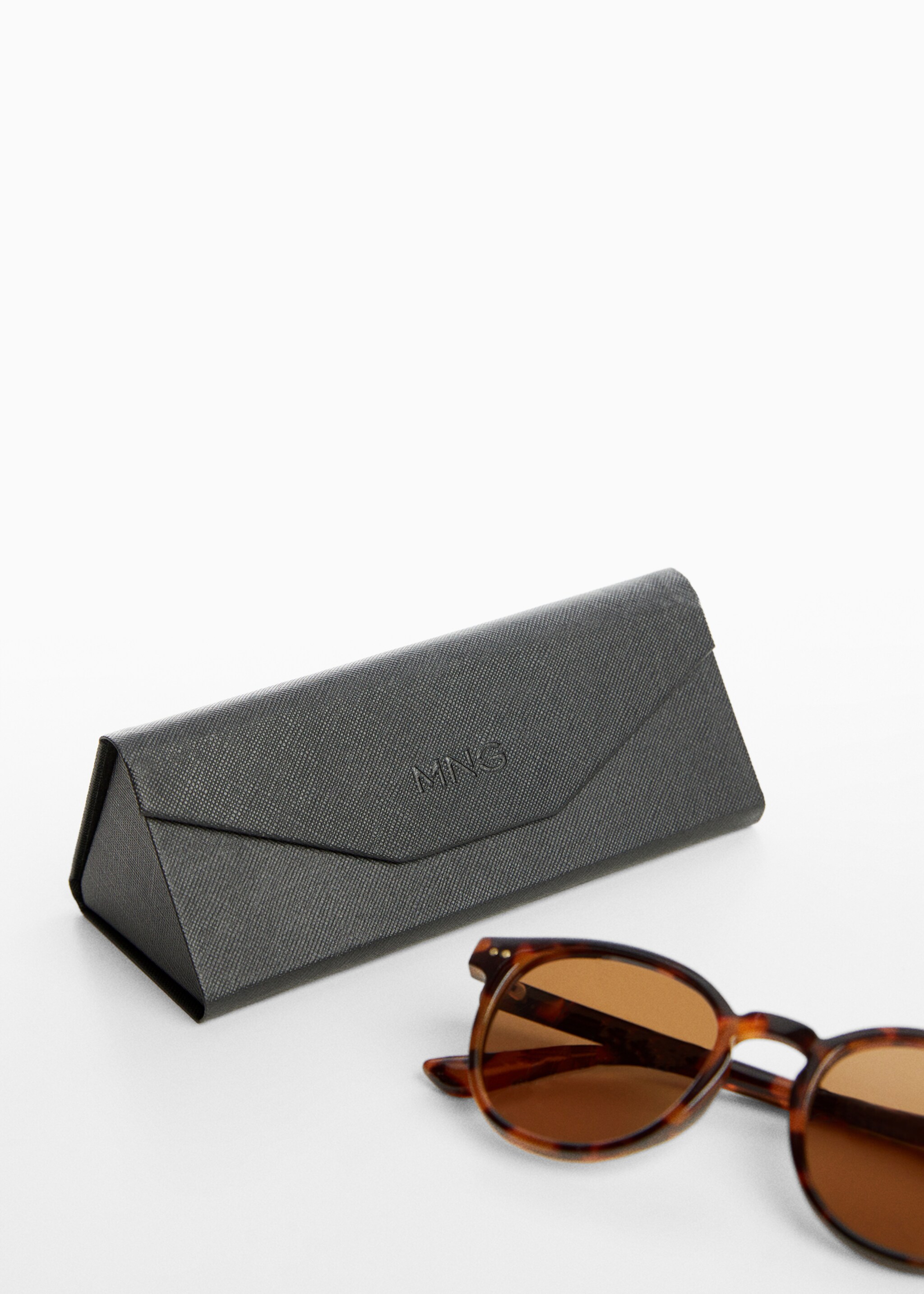Polarised sunglasses - Details of the article 3, Chocolate. Ref: 67080644-00.