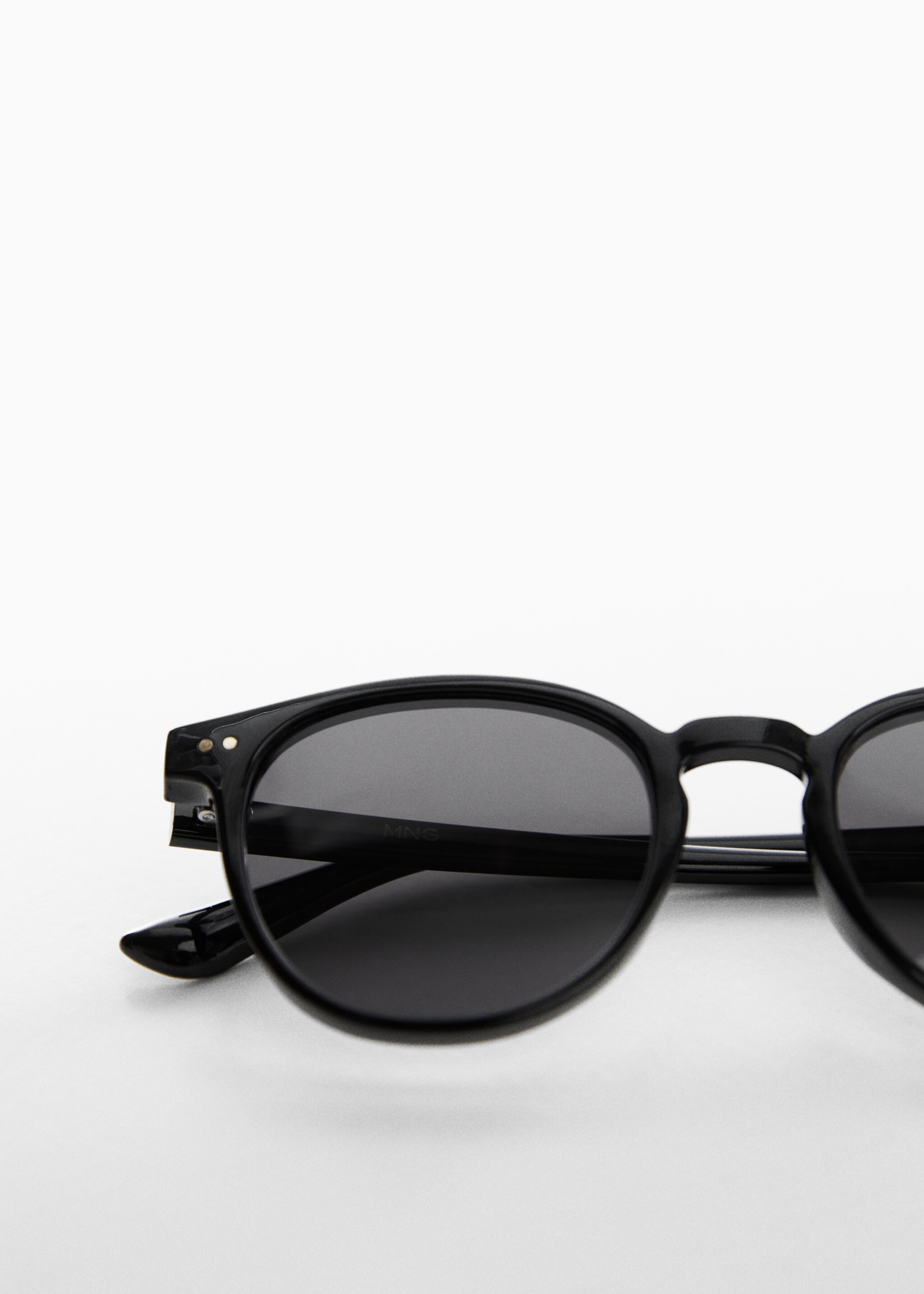 Polarisierte Sonnenbrille - Detail des Artikels 5, Schwarz. Ref: 67080644-00.