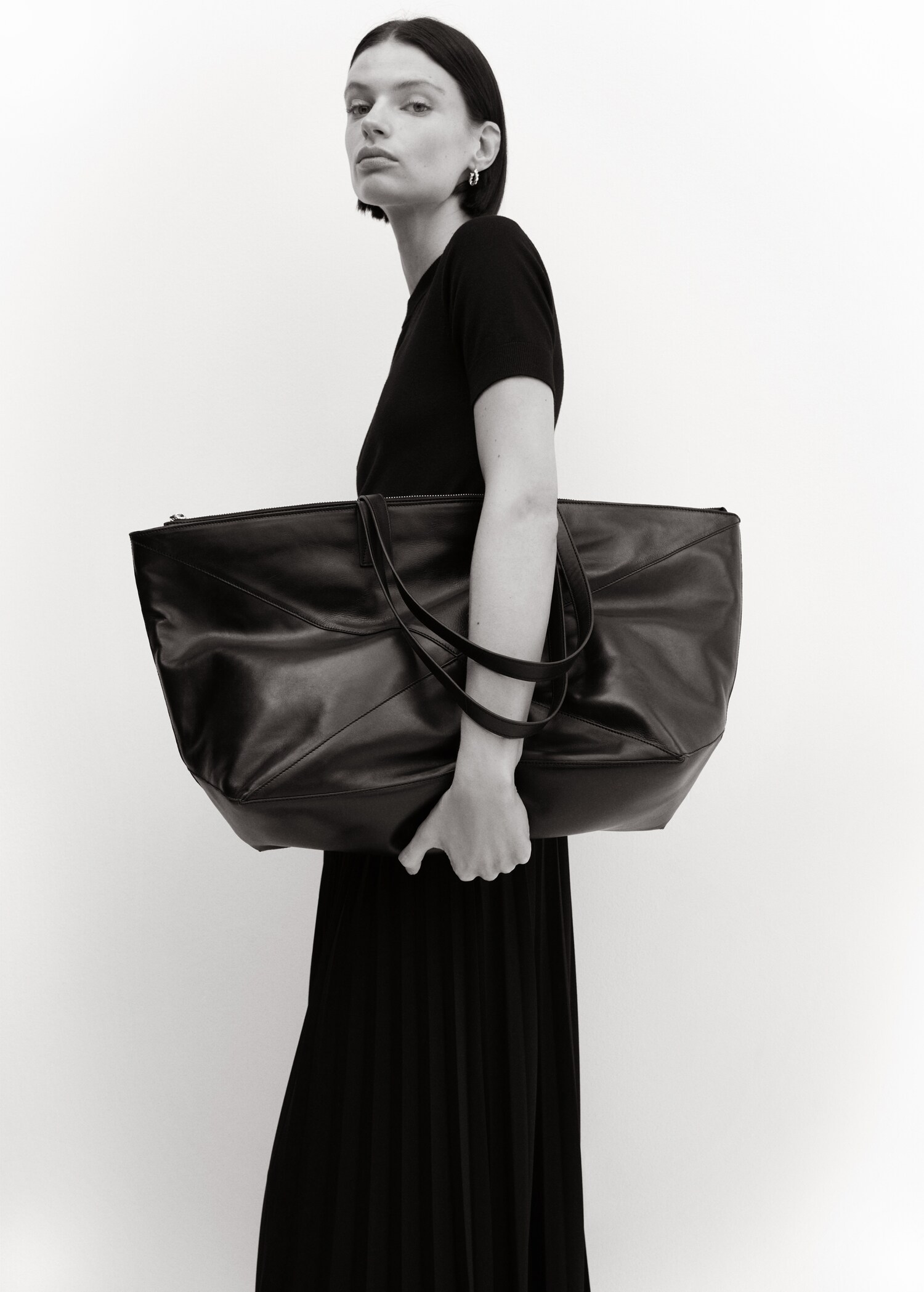 Pleated long skirt - Details of the article 2
