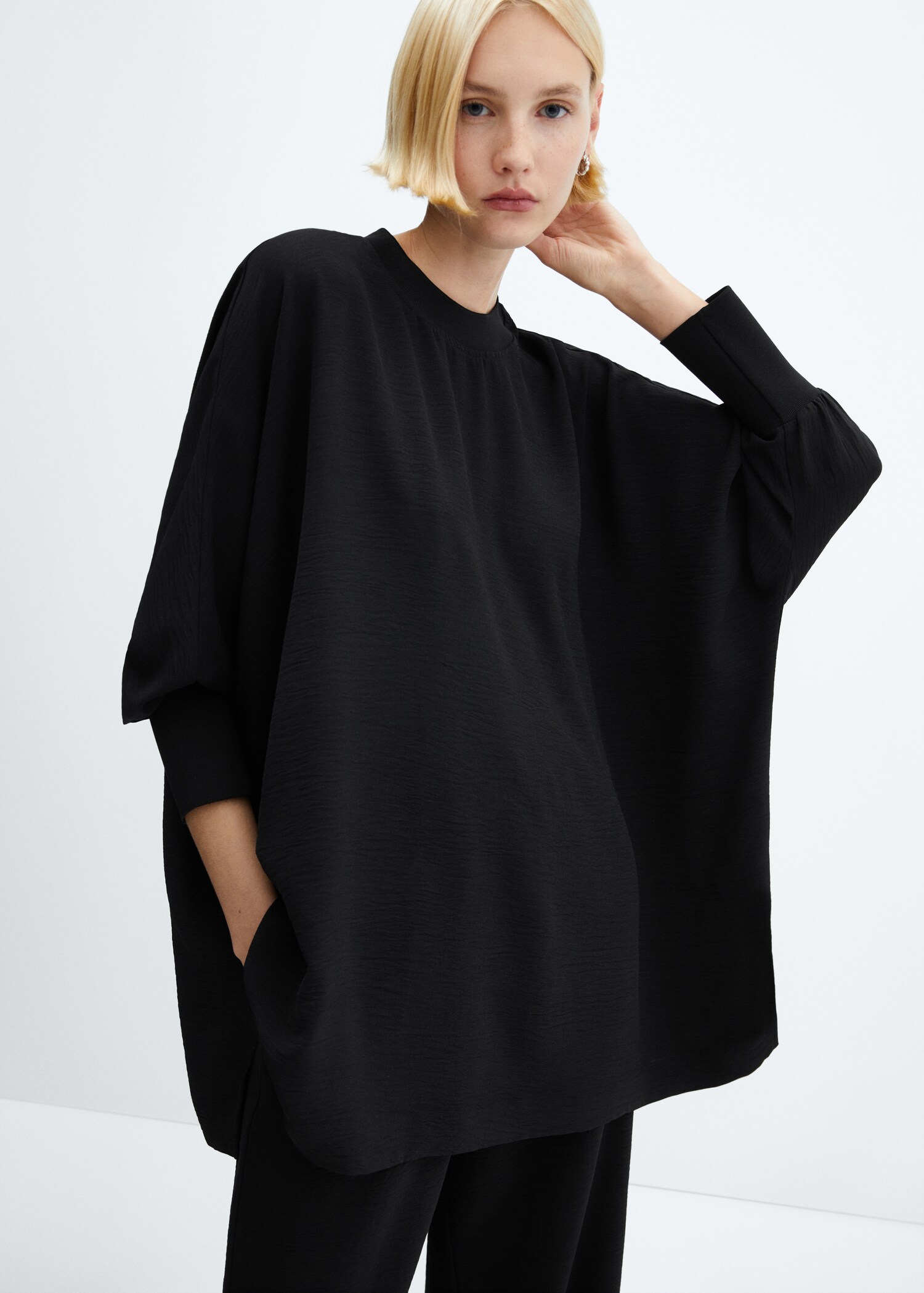 Sweat-shirt oversize texturé - Plan moyen