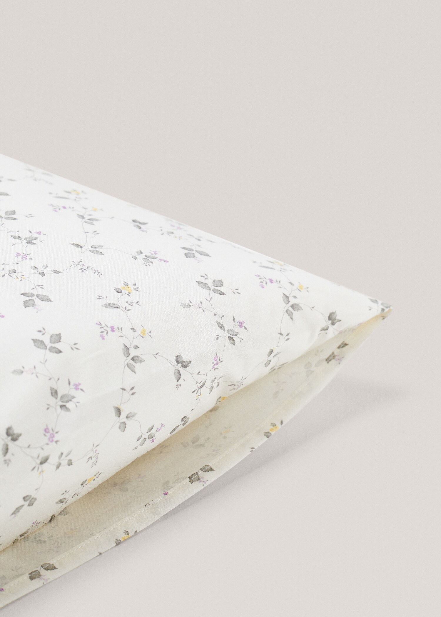 Floral-print cushion cover 60x60cm - Details of the article 2