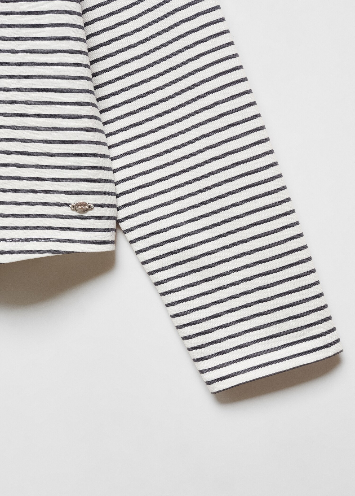 Striped long sleeves t-shirt - Details of the article 8
