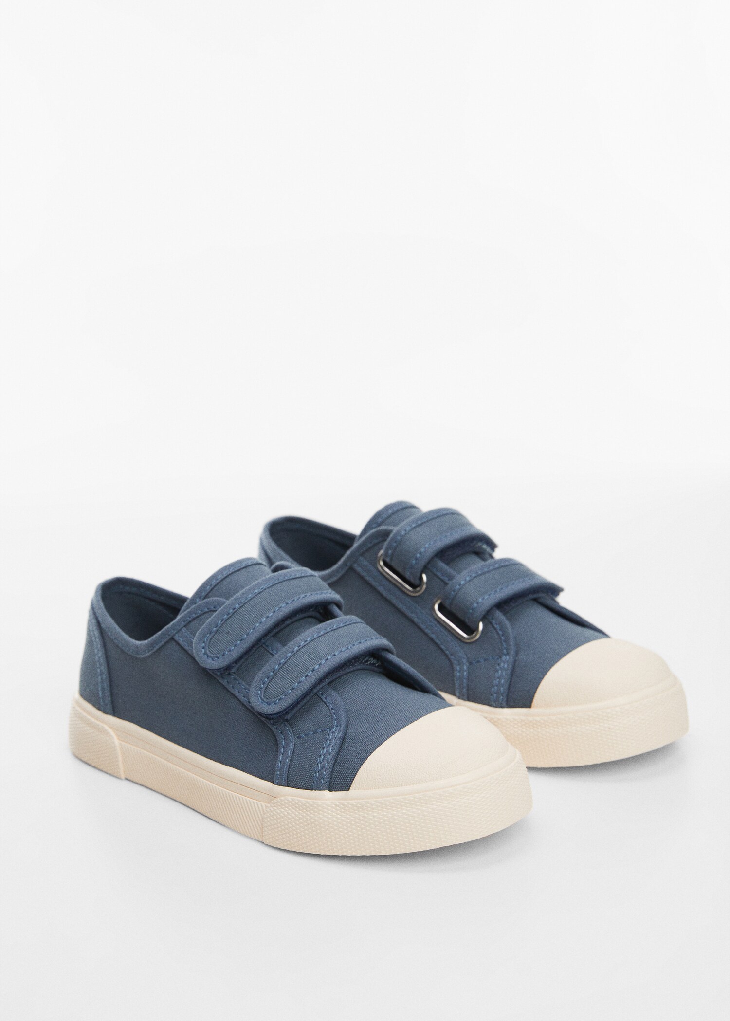 Sneakers velcrospännen - Bild av mittparti