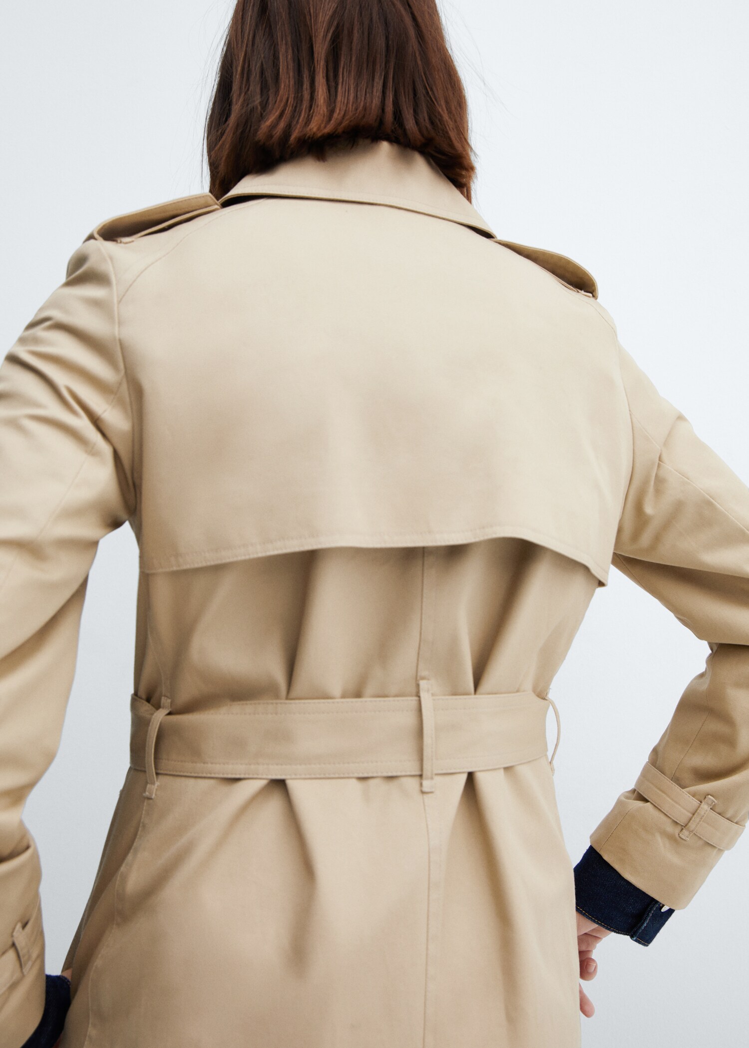 Klassischer Trenchcoat mit Gürtel - Detail des Artikels 6