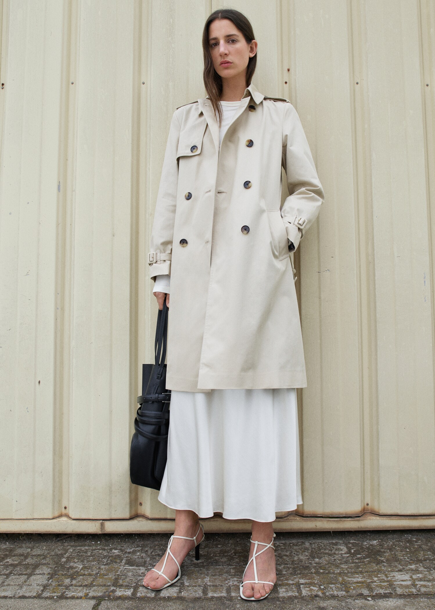 Klassischer Trenchcoat mit Gürtel - Detail des Artikels 7