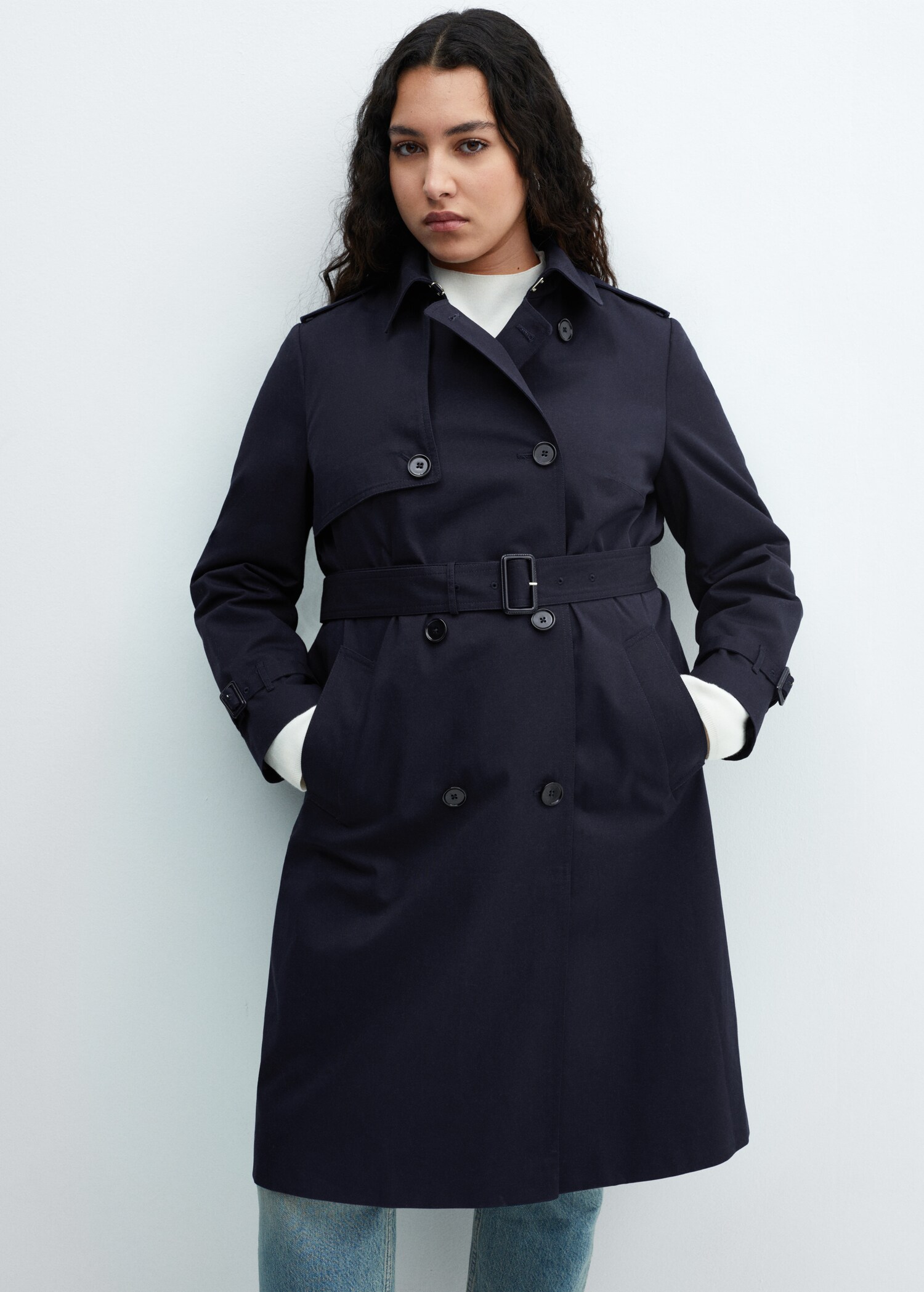 Klassischer Trenchcoat mit Gürtel - Detail des Artikels 5