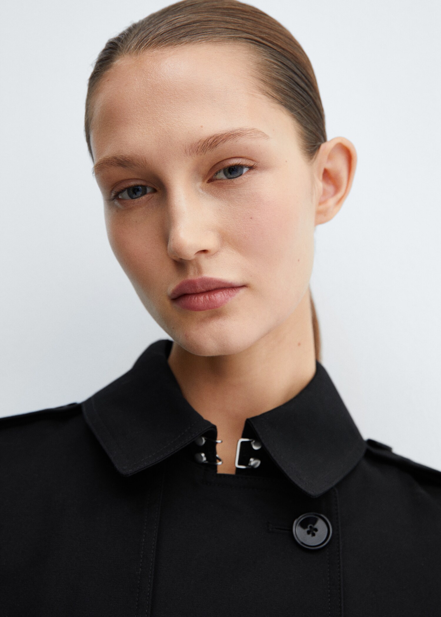 Klassischer Trenchcoat mit Gürtel - Detail des Artikels 6