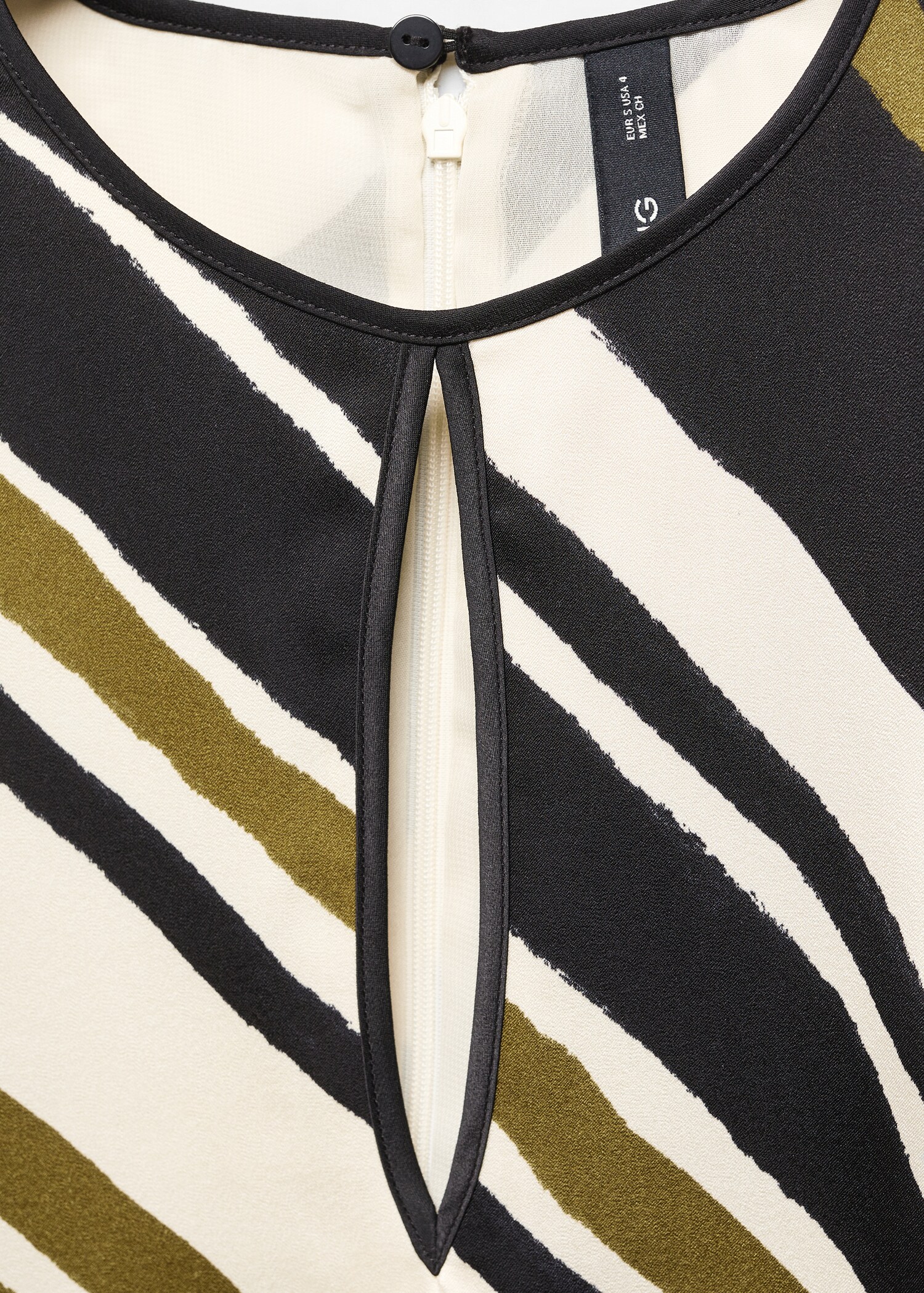 Belt striped dress - Details of the article 8