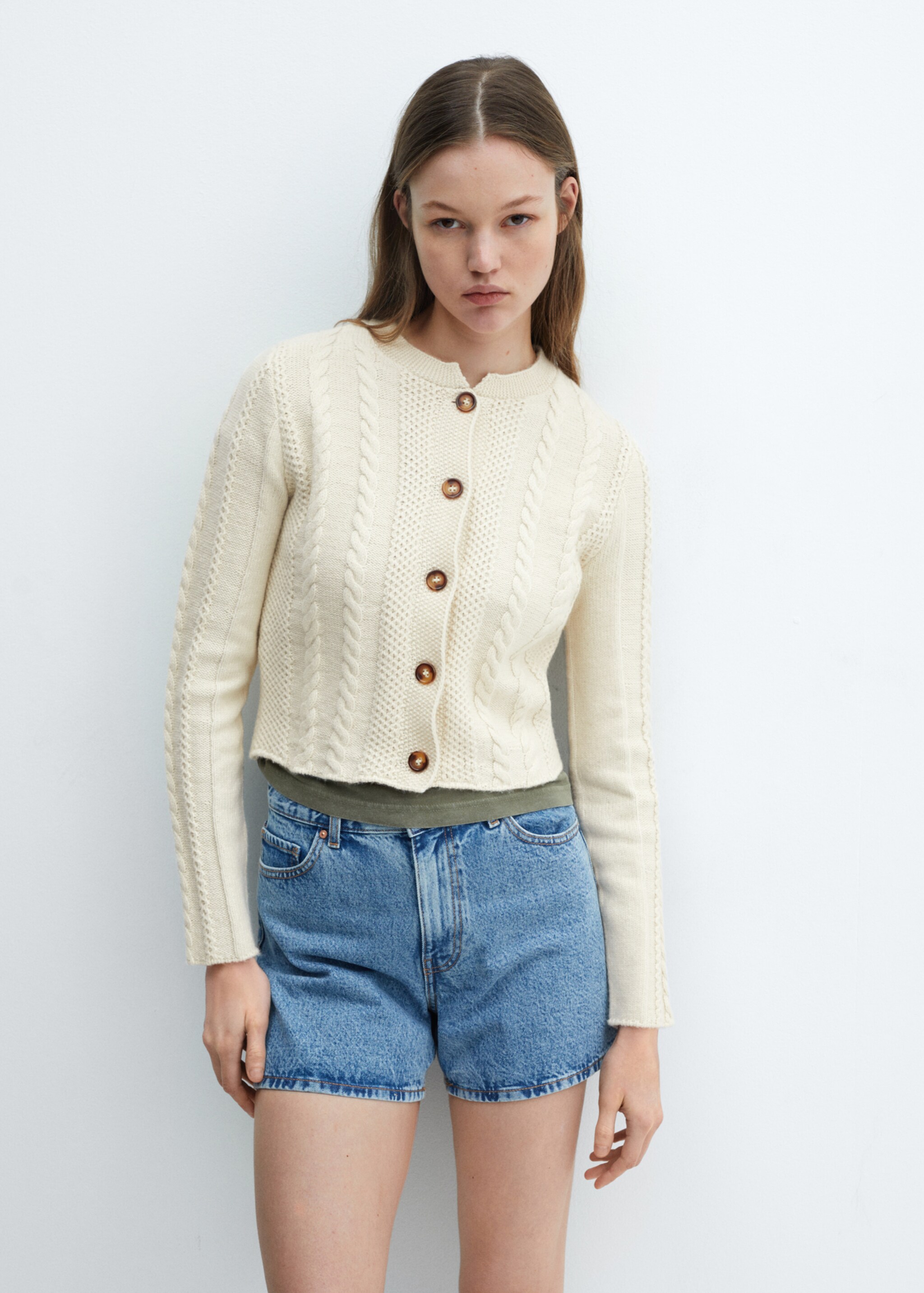 Buttoned knit braided cardigan - Medium plane, Ecru. Ref: 67084056-00.