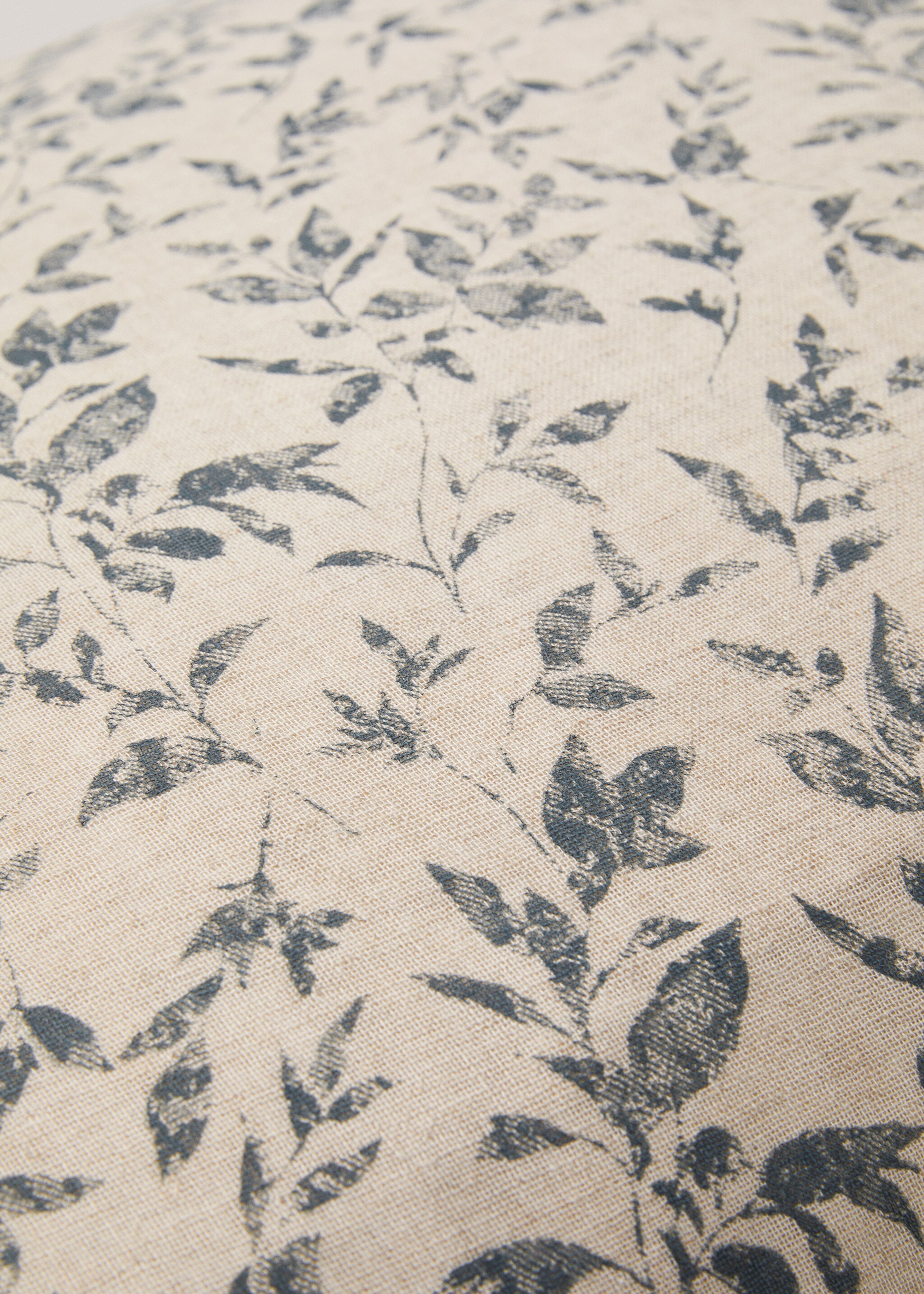Cotton linen floral cushion cover 70x90cm - Details of the article 4