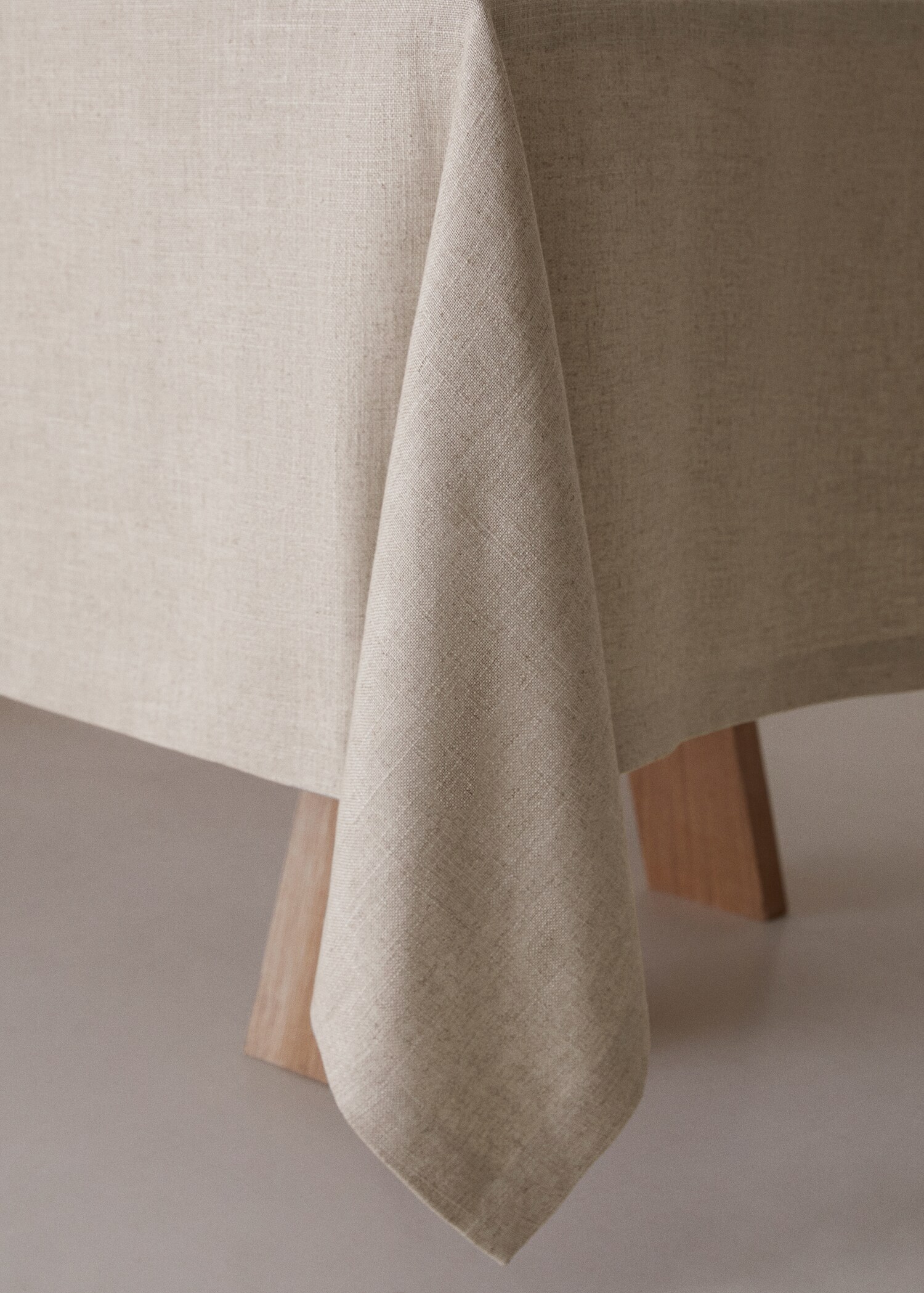 Water-repellent linen tablecloth 150x200cm - Details of the article 7