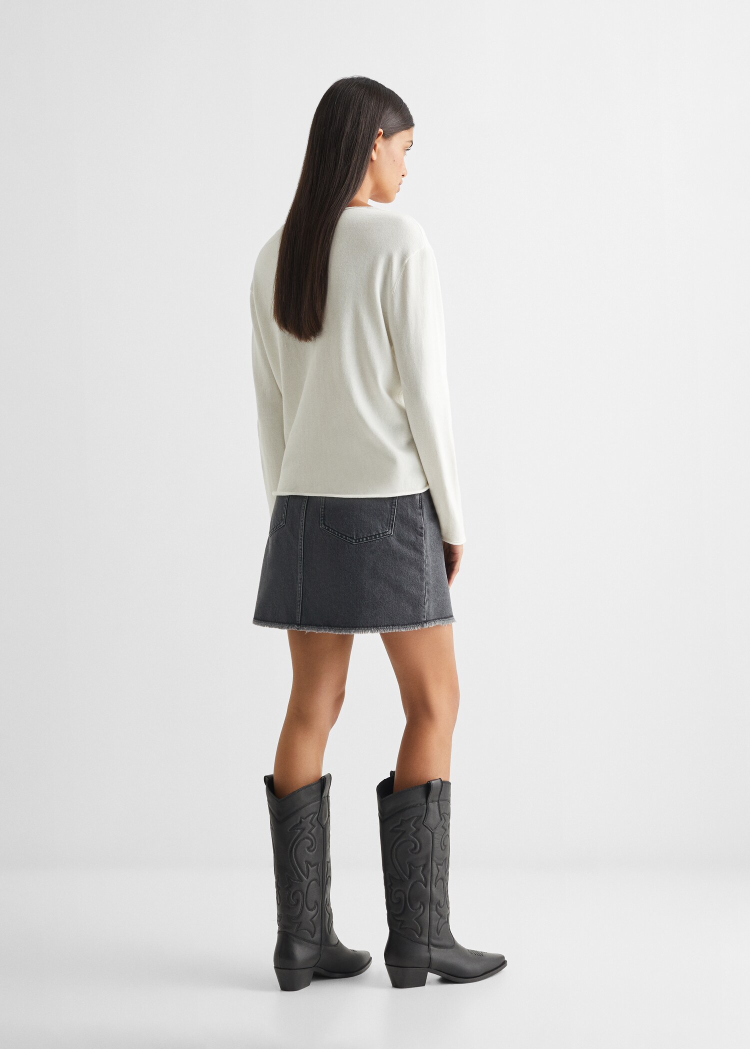 V-neck sweater - Reverse of the article
