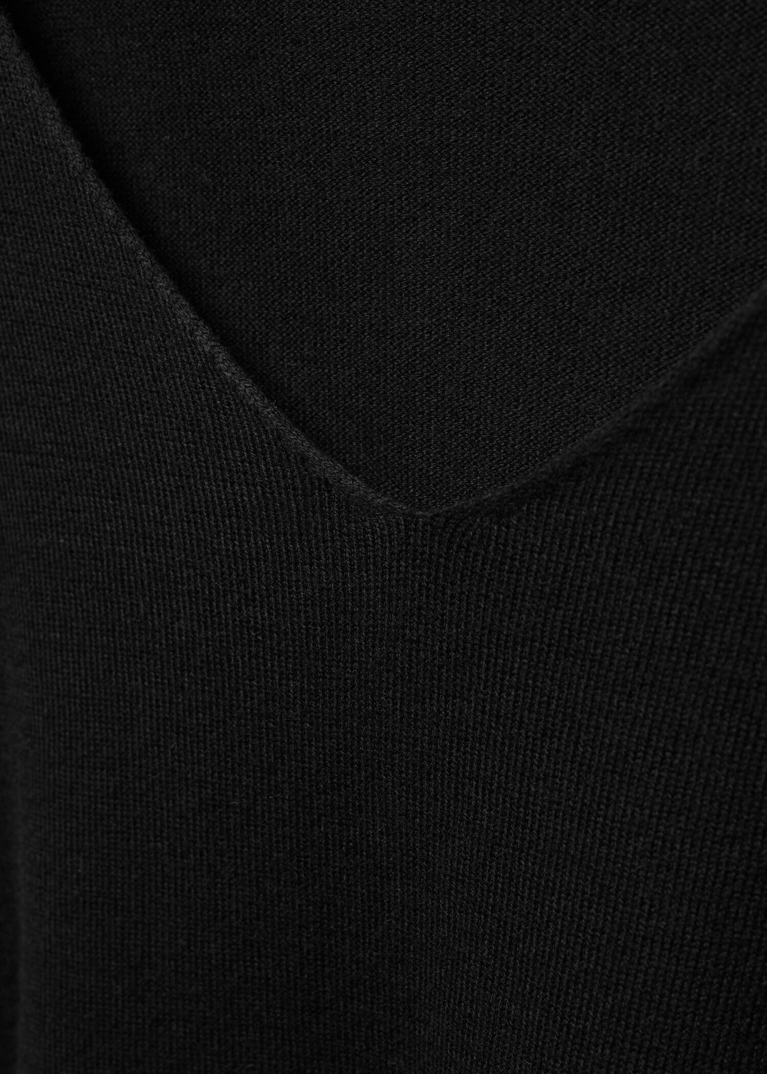 V-neck sweater - Details of the article 8
