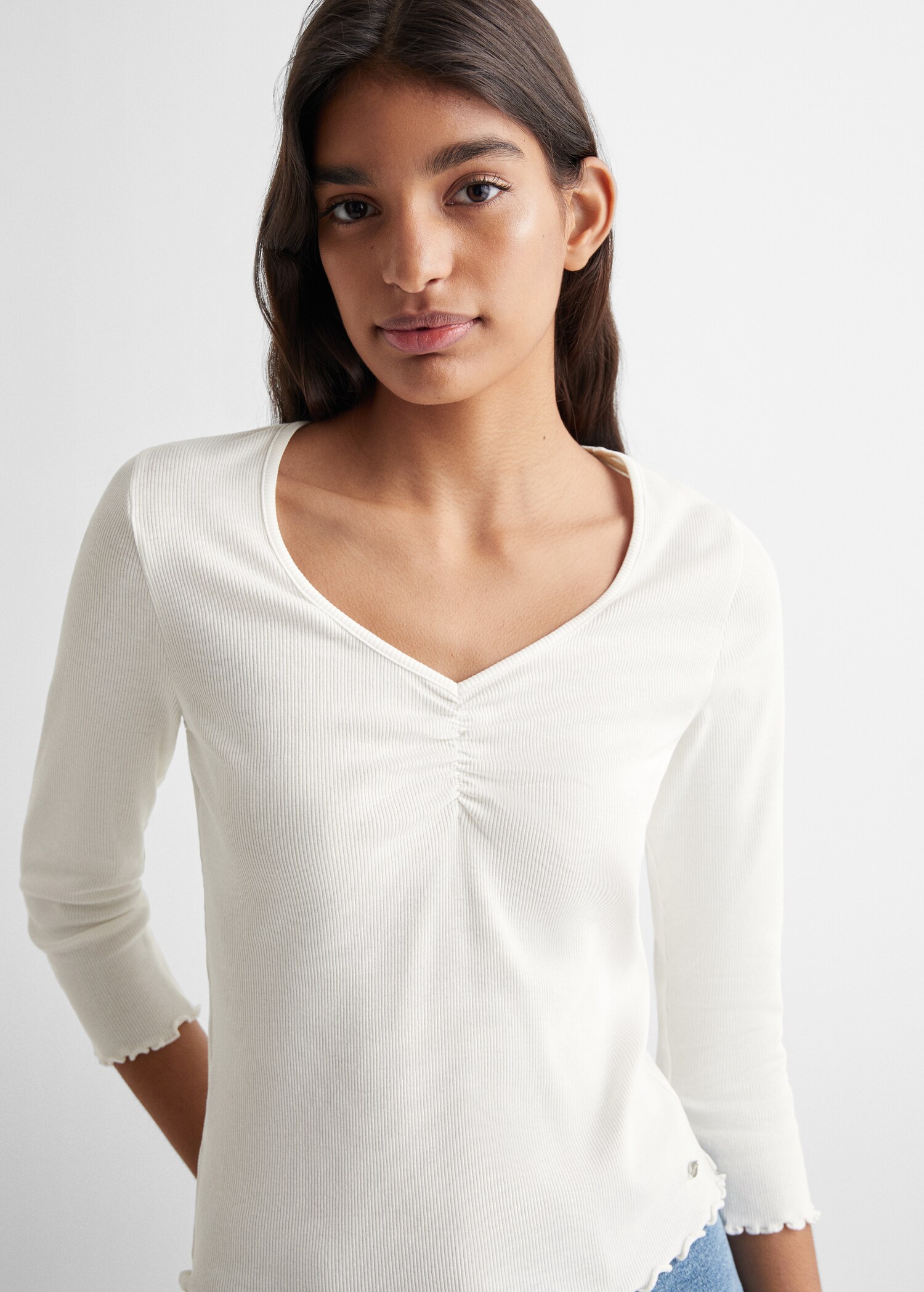 T-Shirt mit V-Ausschnitt - Detail des Artikels 1