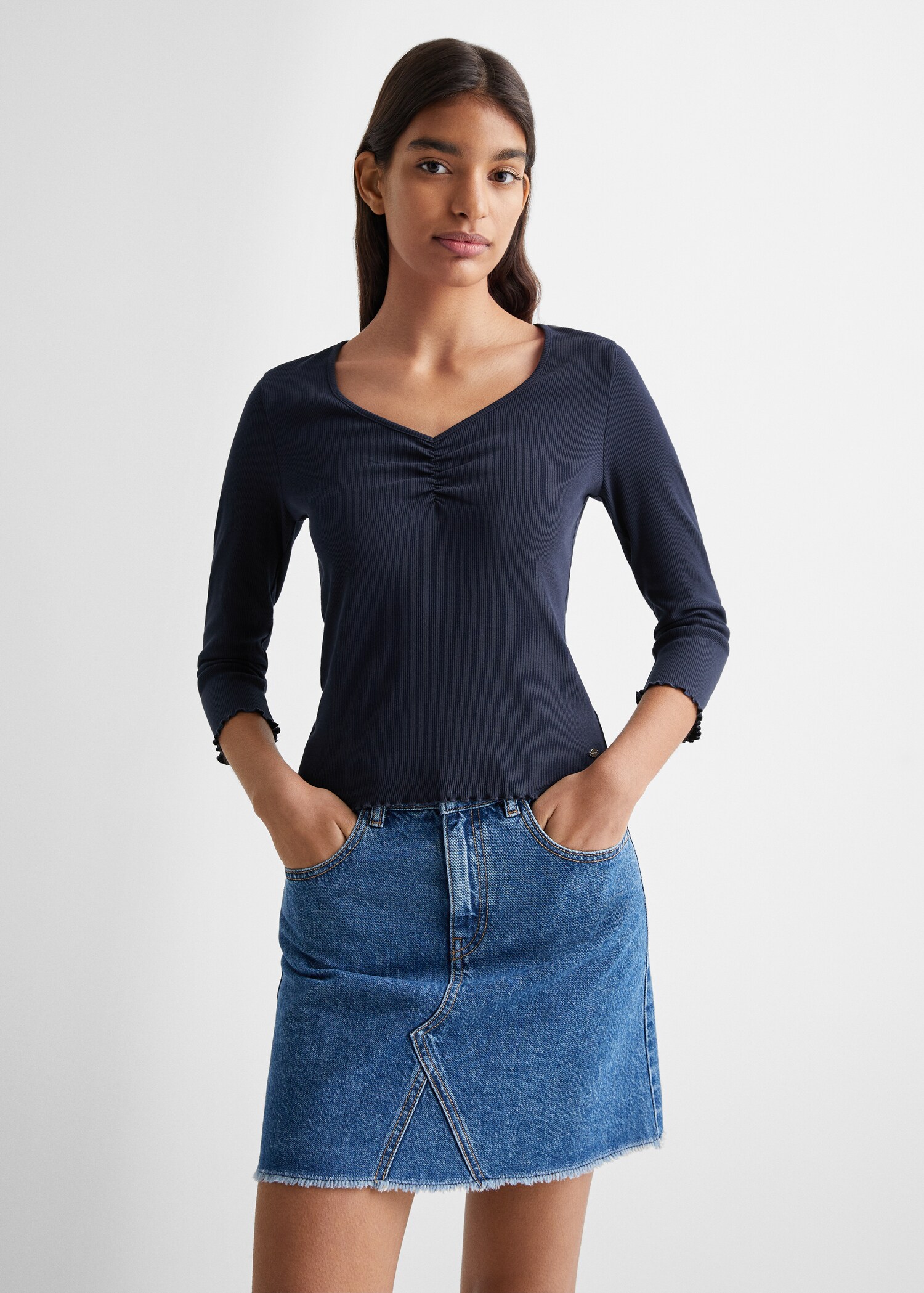 V-neck T-shirt - Medium plane